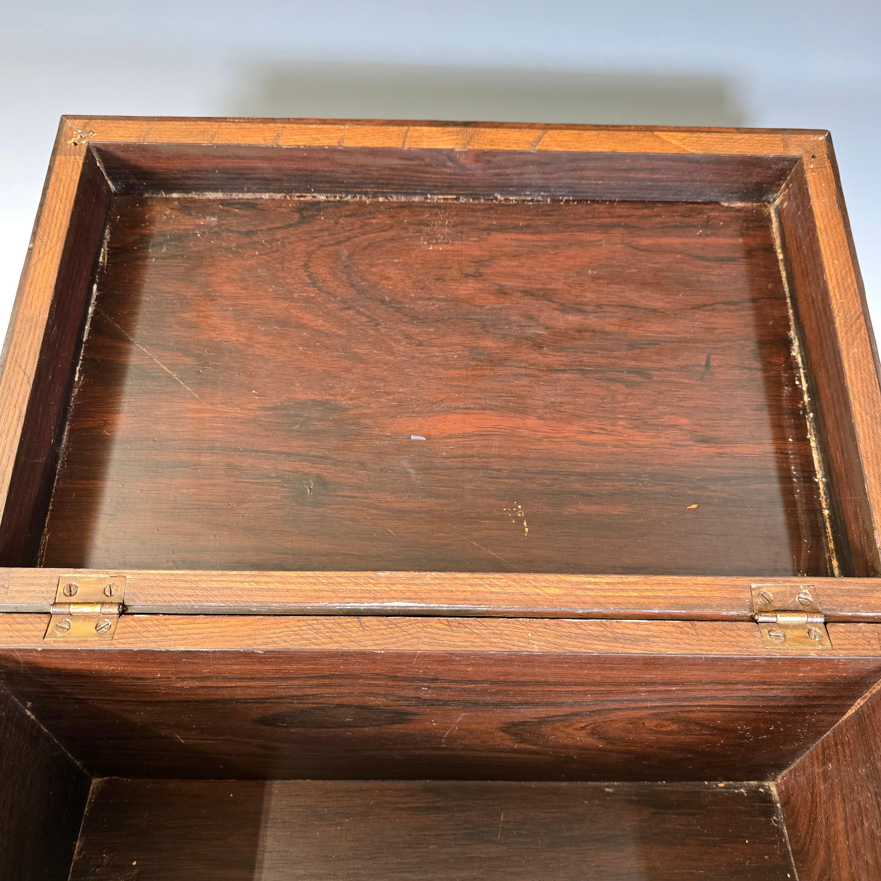 Caja de sobremesa brasileña de palisandro en venta 3