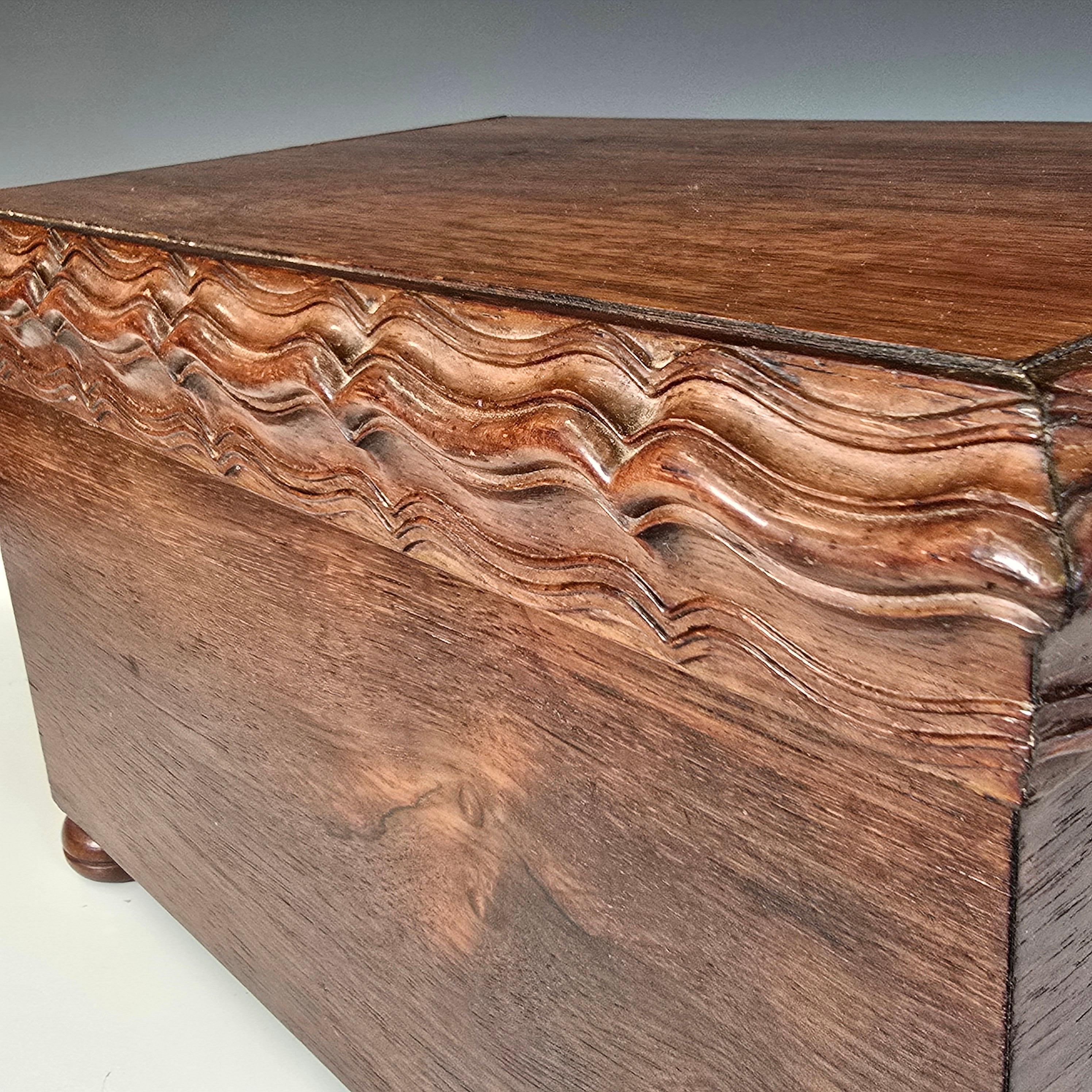 Caja de sobremesa brasileña de palisandro Moderno de mediados de siglo en venta
