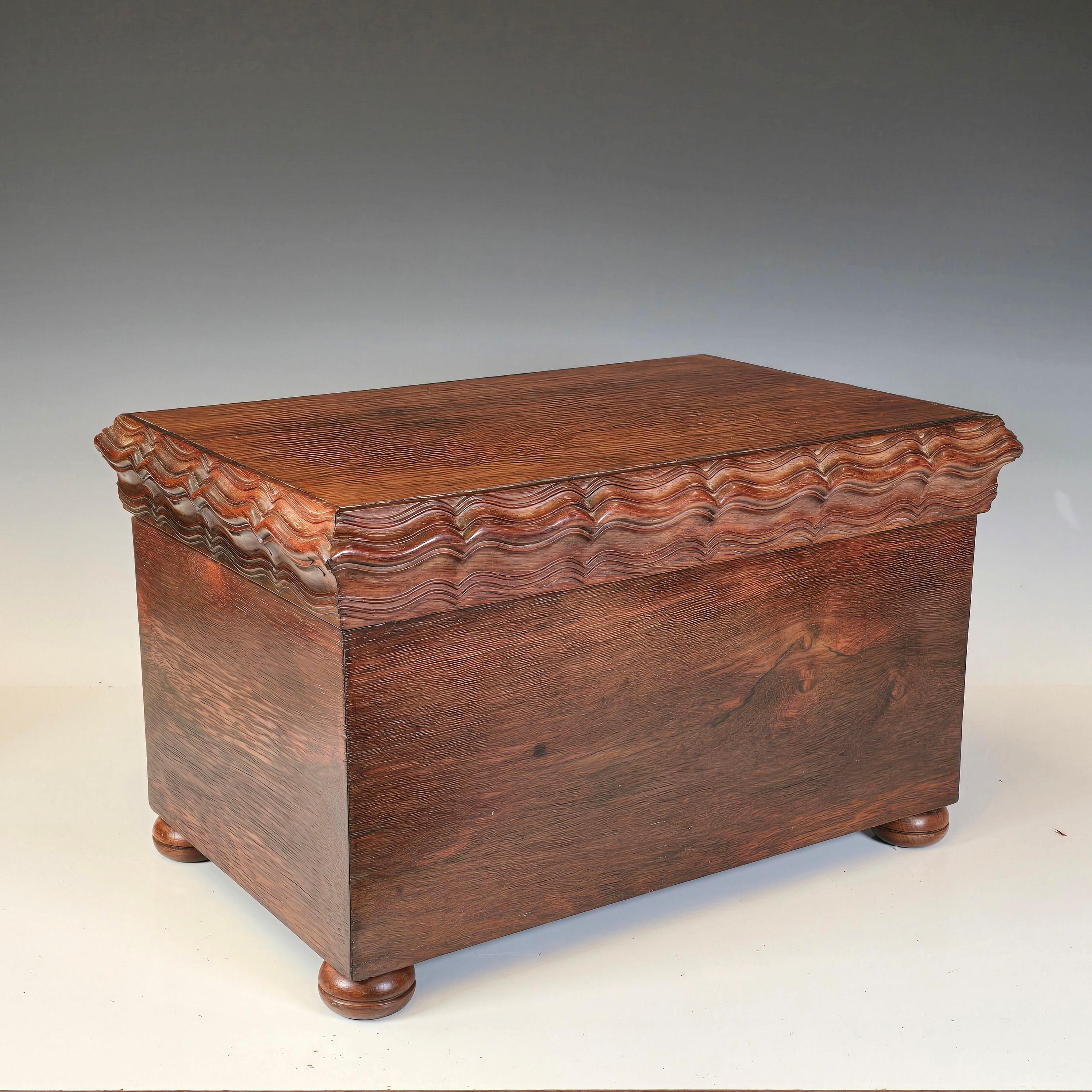 Caja de sobremesa brasileña de palisandro Brasileño en venta