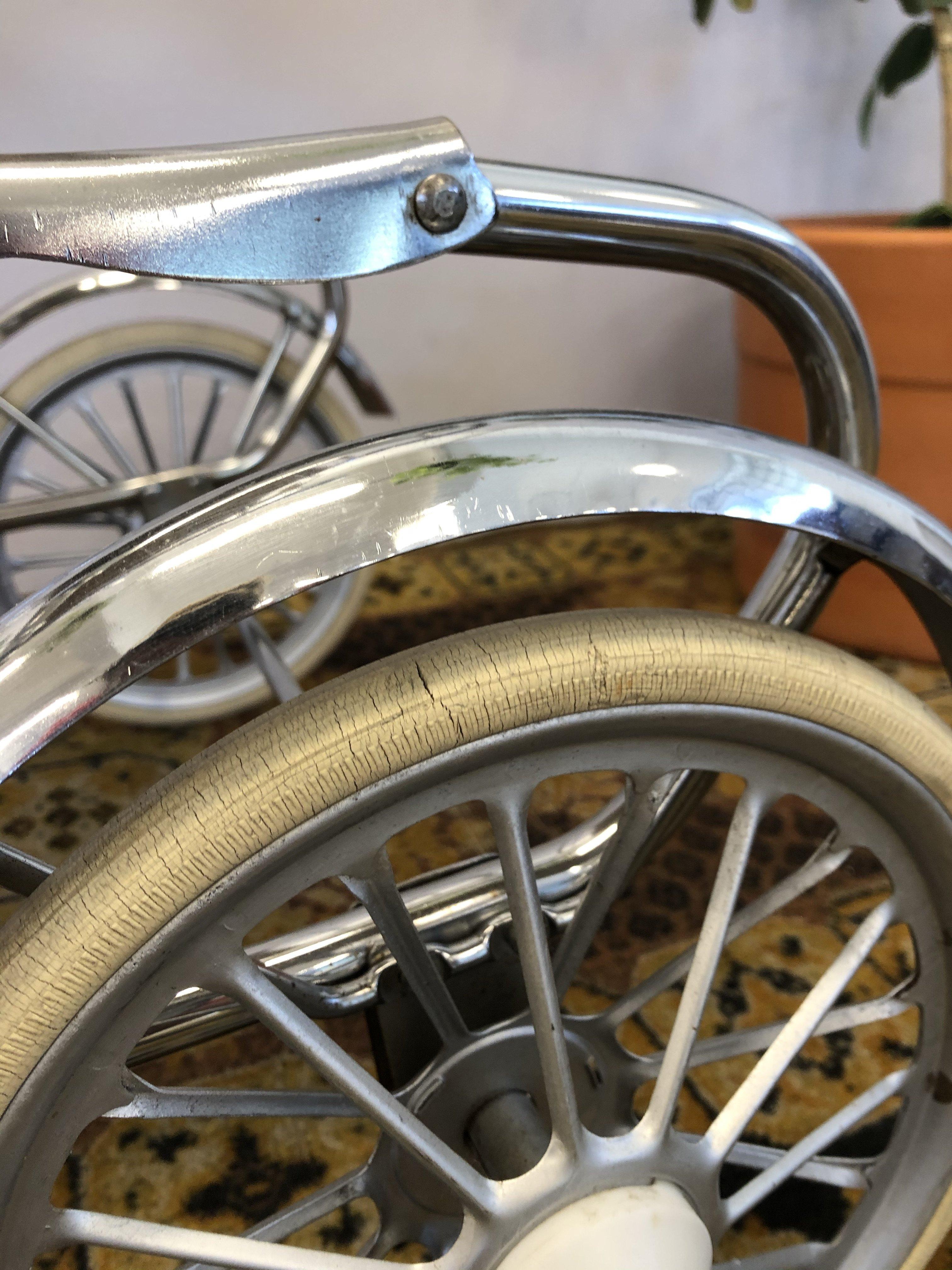 Brazilian Vintage Baby Stroller in chromed steel by Burigotto For Sale 5