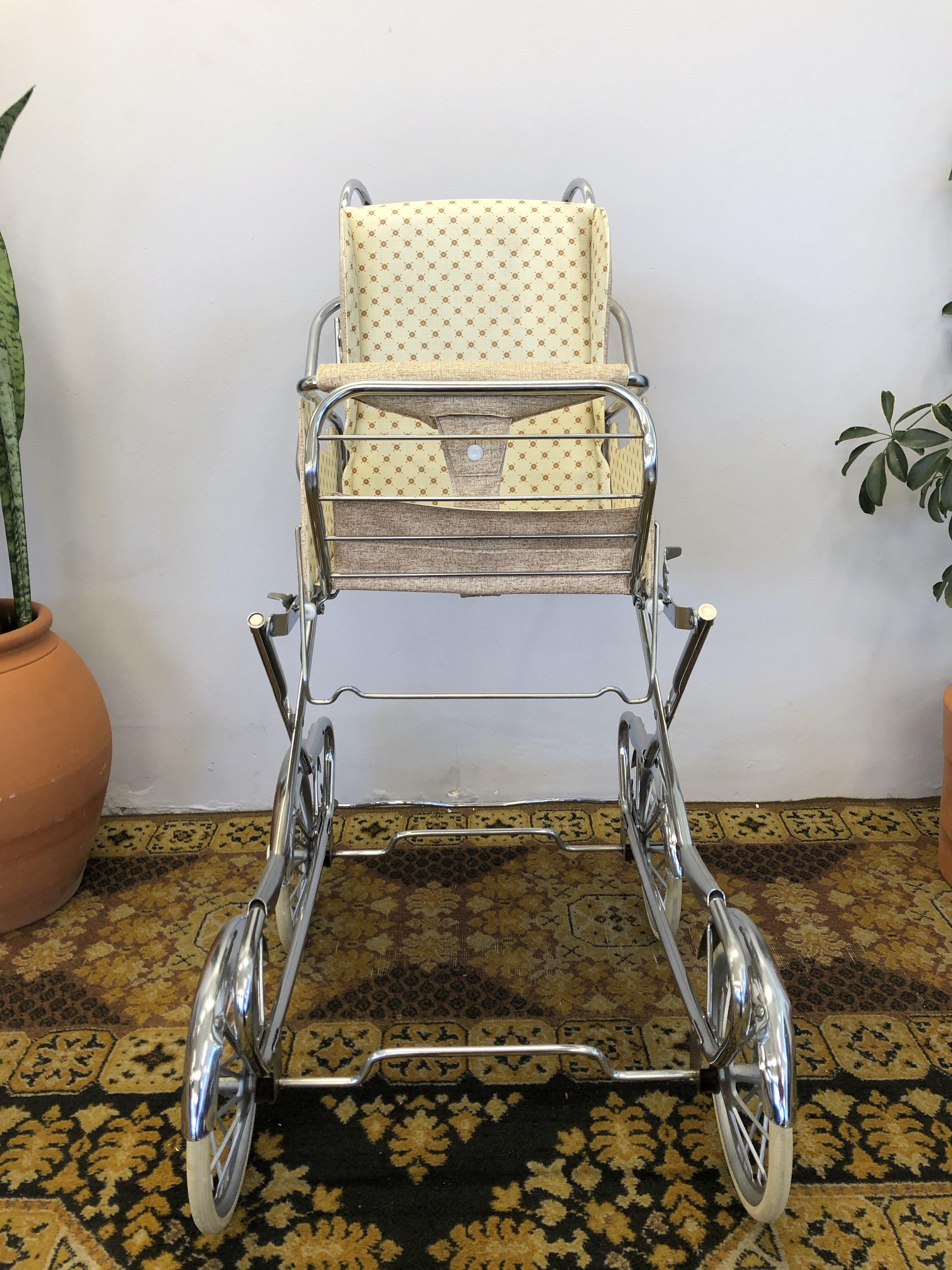 Brazilian Vintage Baby Stroller in chromed steel by Burigotto In Good Condition For Sale In SAO PAULO, BR
