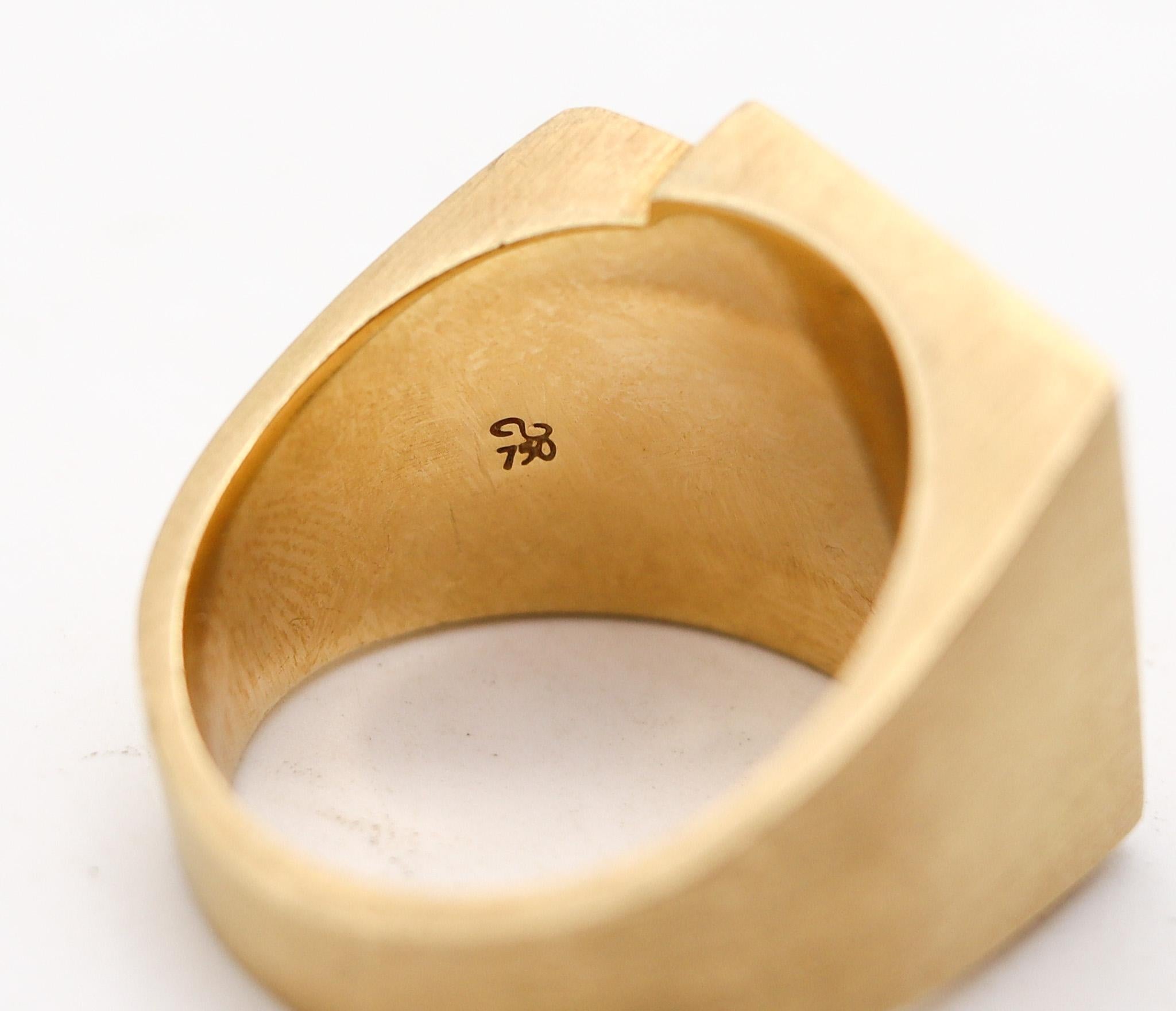 Women's or Men's Antonio Bernardo Sculptural Geometric Ring In Solid 18Kt Yellow Gold For Sale