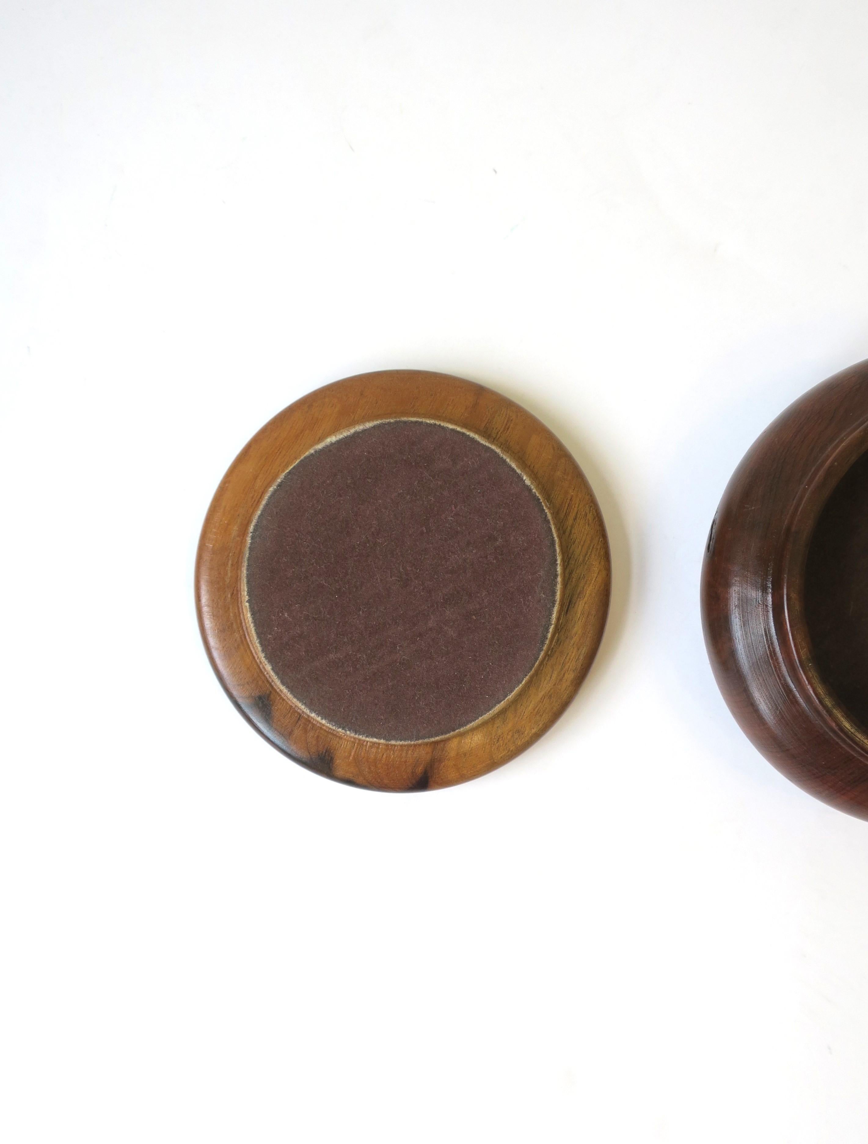 Brazilian Wood and Black Agate Onyx Round Box, Brazil 1980s For Sale 7
