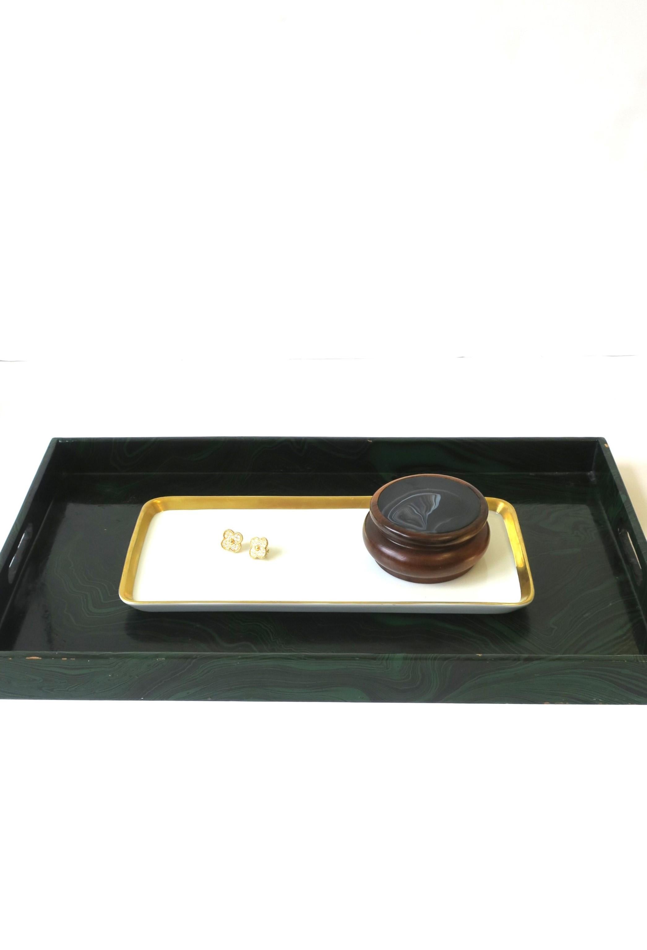 Brazilian Wood and Black Agate Onyx Round Box, Brazil 1980s For Sale 3