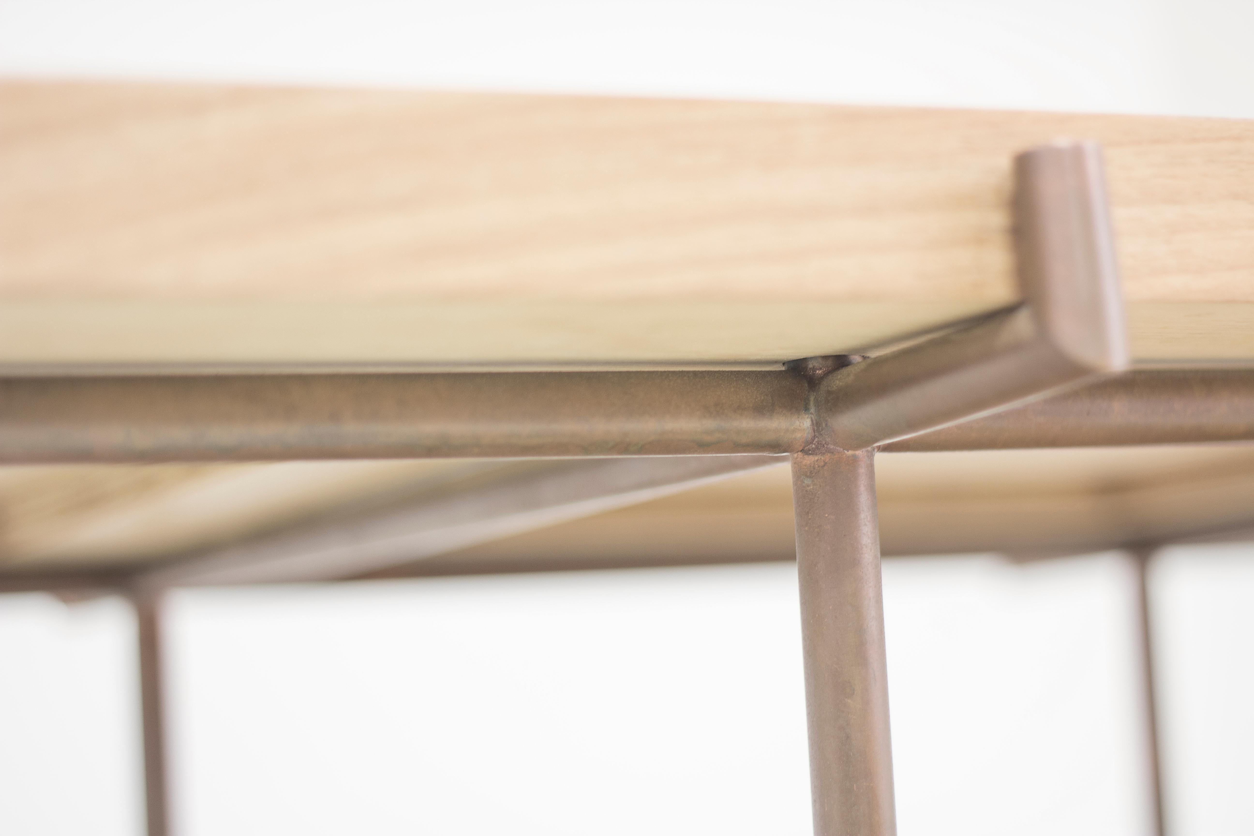 Schreibtisch mit Schubladen aus brasilianischem Holz und Kupfer, Mid Century Brazilian Modern  (Furnier) im Angebot