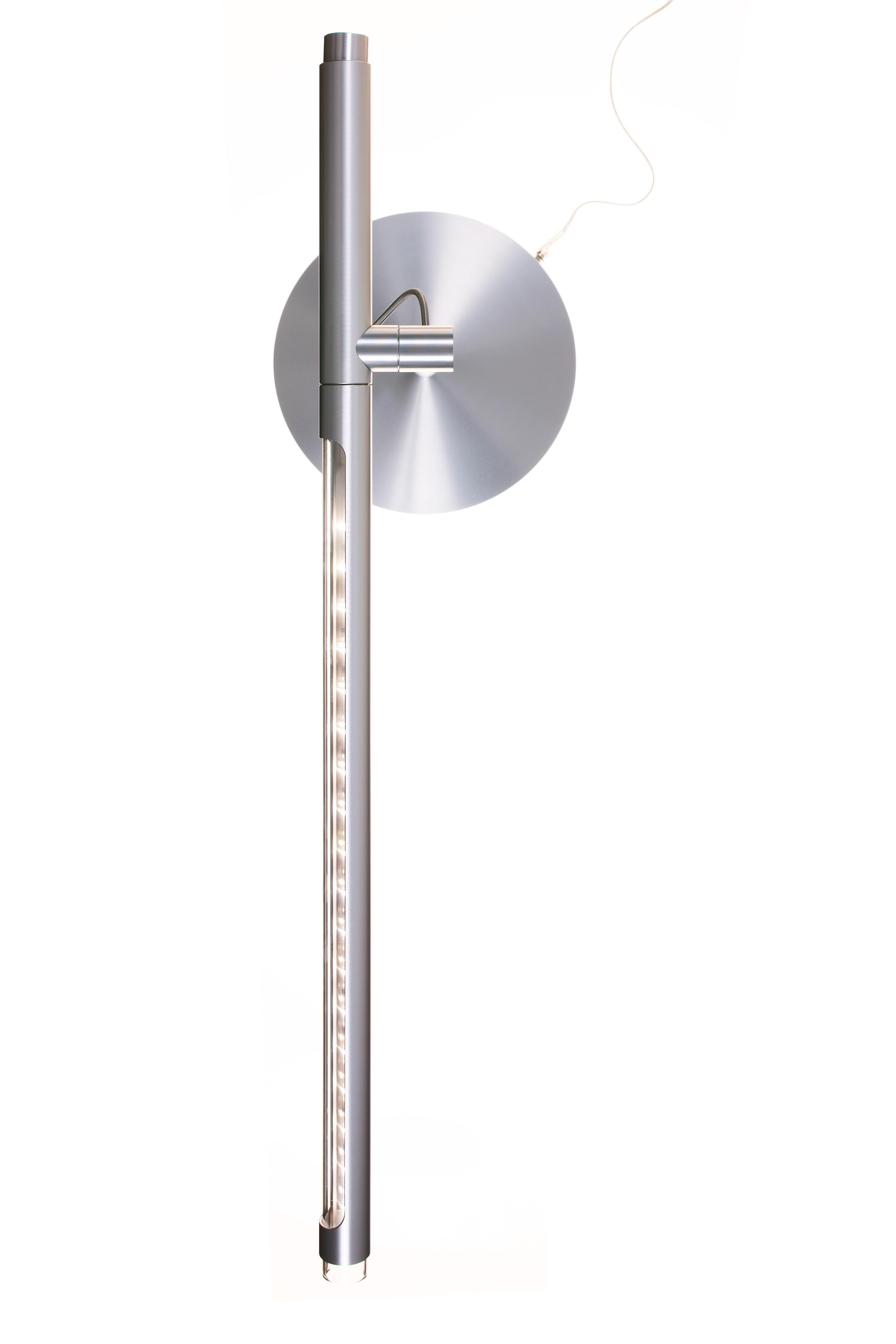 Brazo Tischlampe in Silber von Pablo Designs (amerikanisch) im Angebot