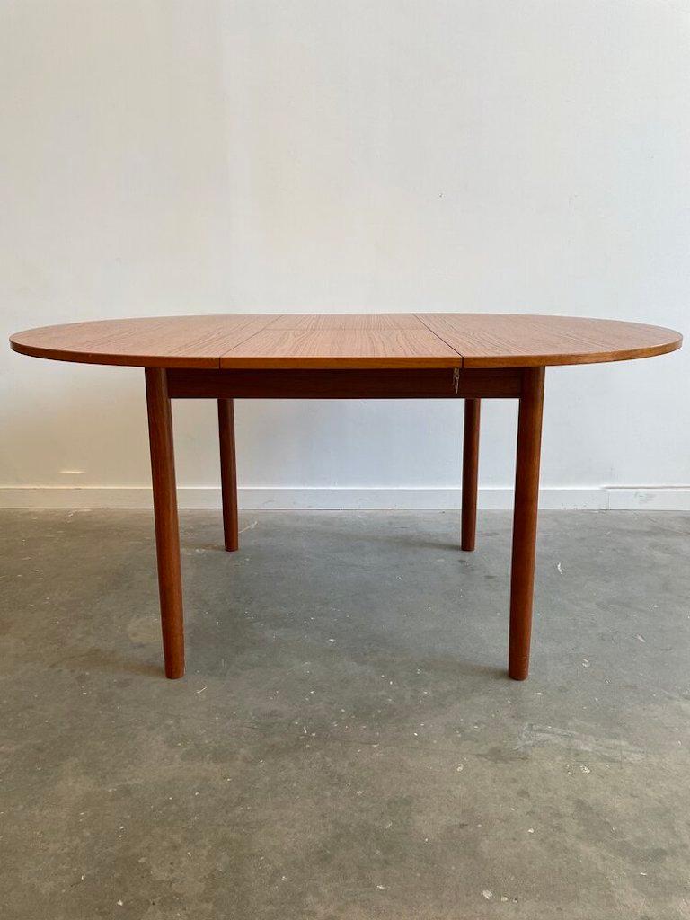 Brdr Furbo Danish Round Dining Table In Good Condition In Long Island City, NY