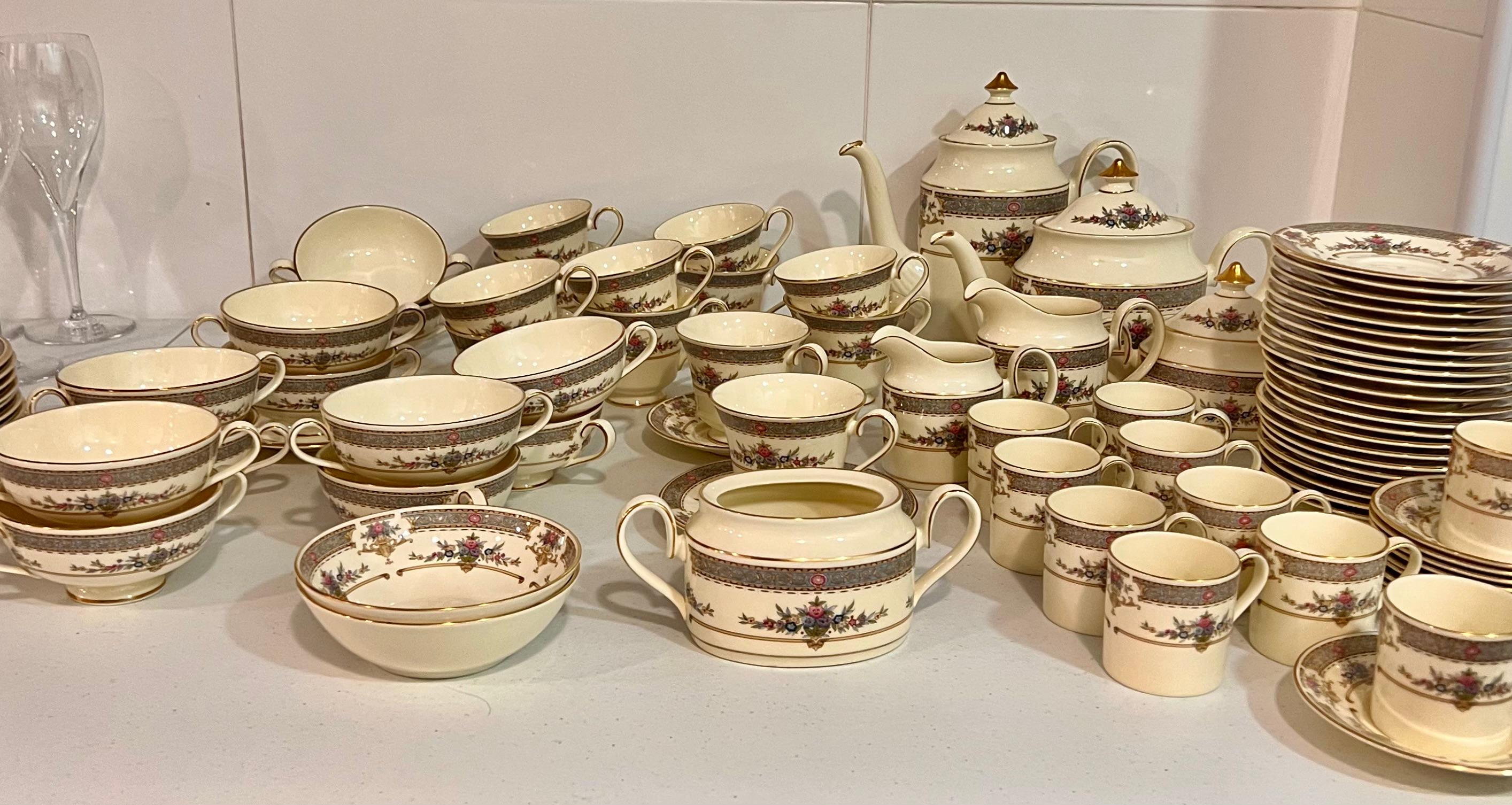 Plato para pan y mantequilla de repuesto Minton Persian Rose de Royal Doulton en Excelente Estado en BILBAO, ES