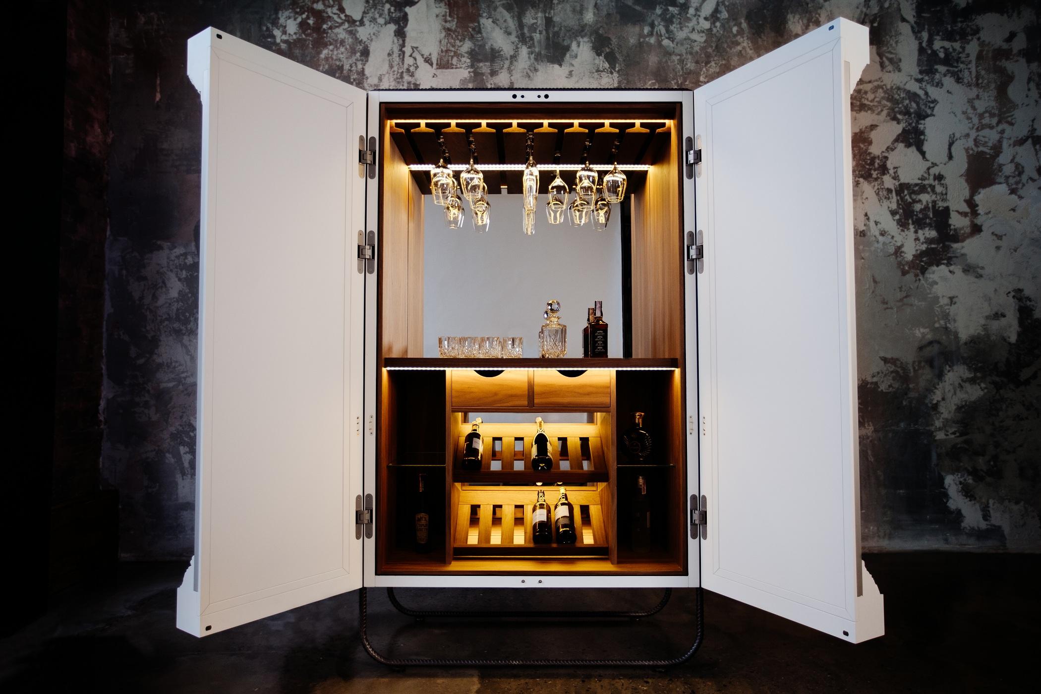 Ucraino Armadio bar Break Free di PANOPTIKUM COLLECTIONS in vendita