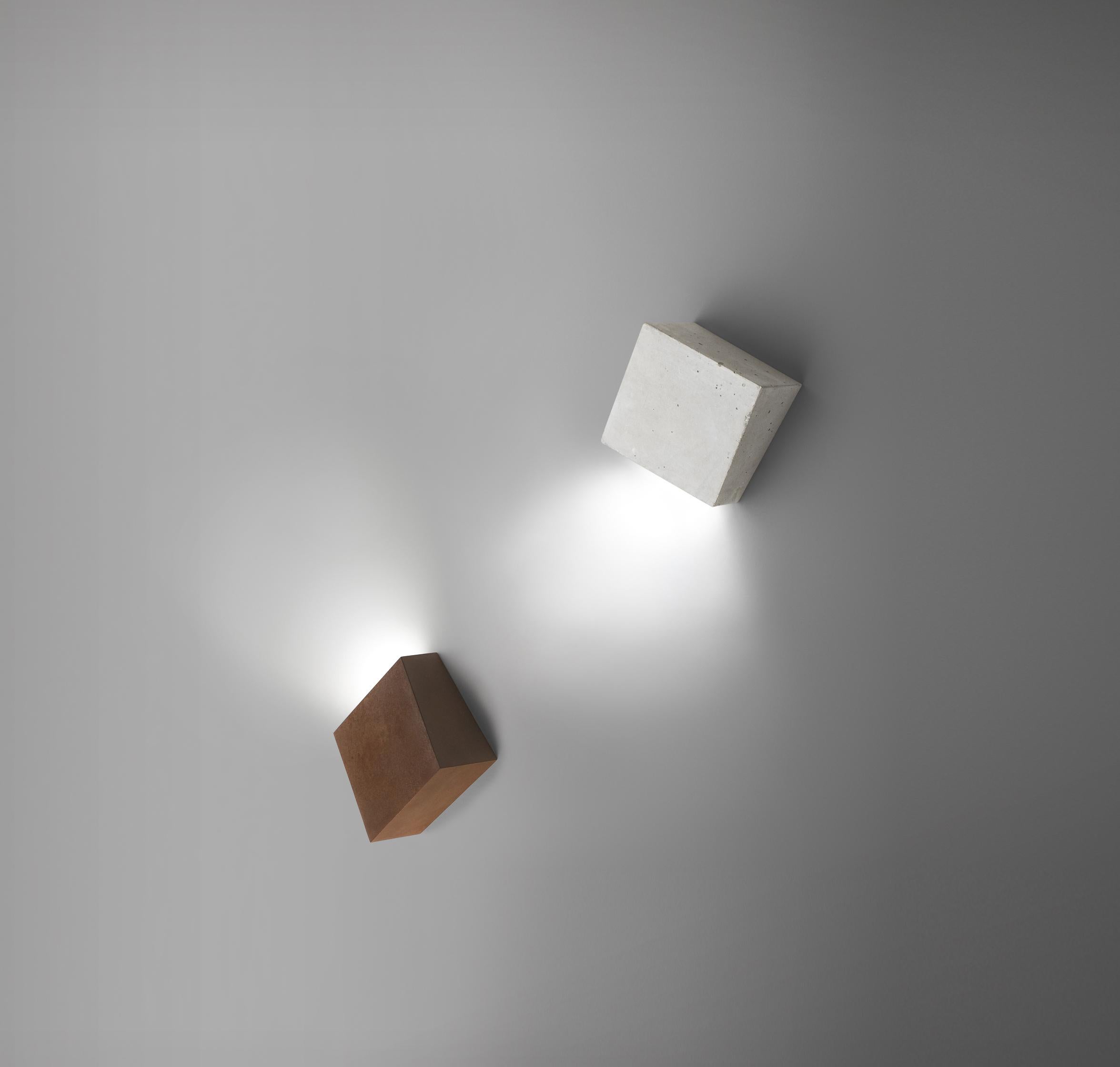 Modern Break Wall Lamp in Concrete Natural Finish by Xuclà & Alemany For Sale