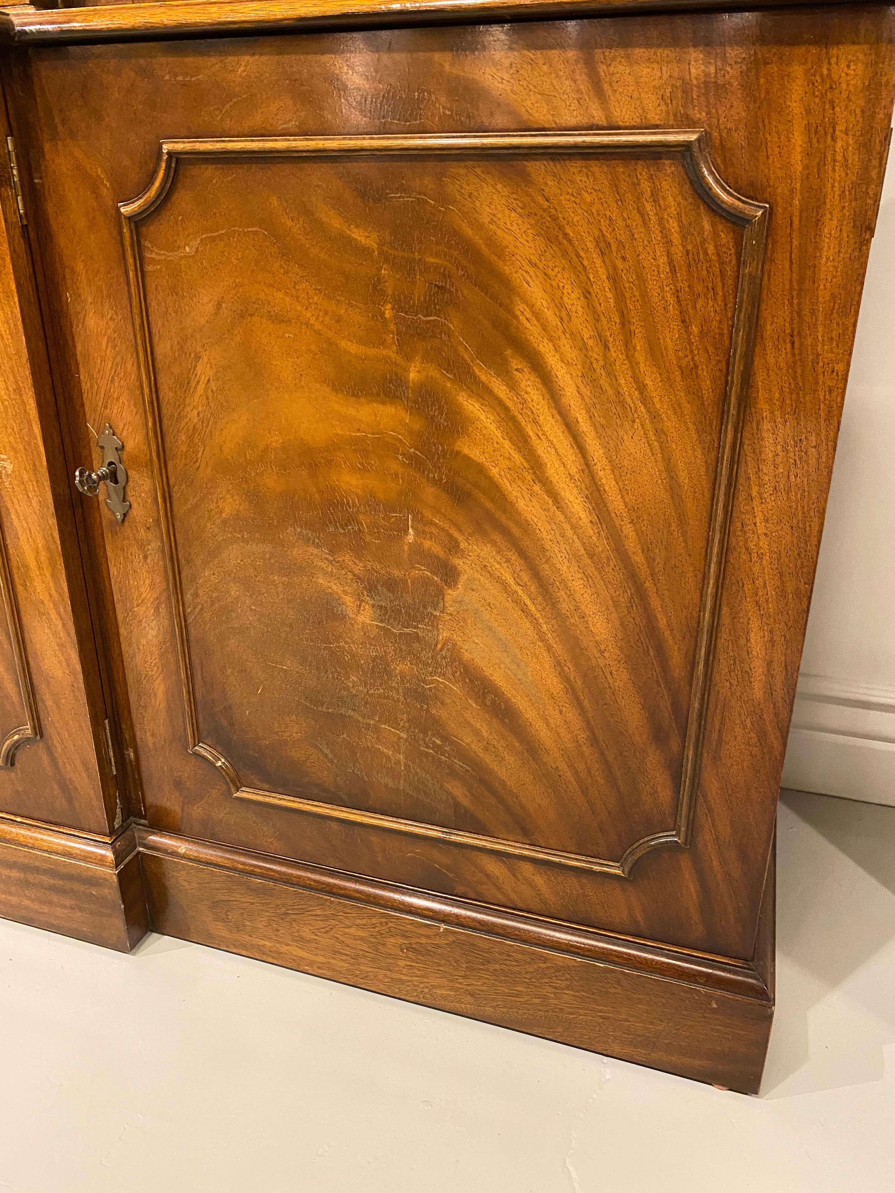 Breakfront Bookcase Georgian Style Mahogany, Made in England 4 Glazed Doors In Good Condition For Sale In Toronto, CA