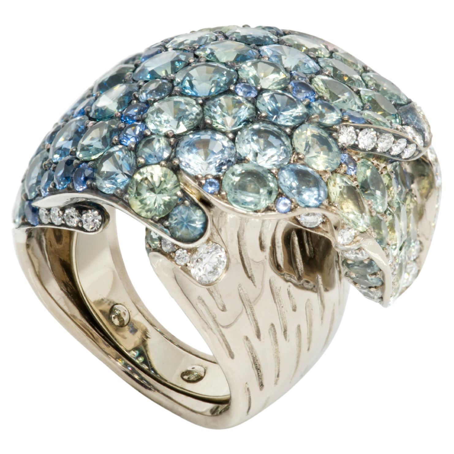 "Breaking wave", Madagascar teal unheated sapphires and diamonds cocktail ring For Sale