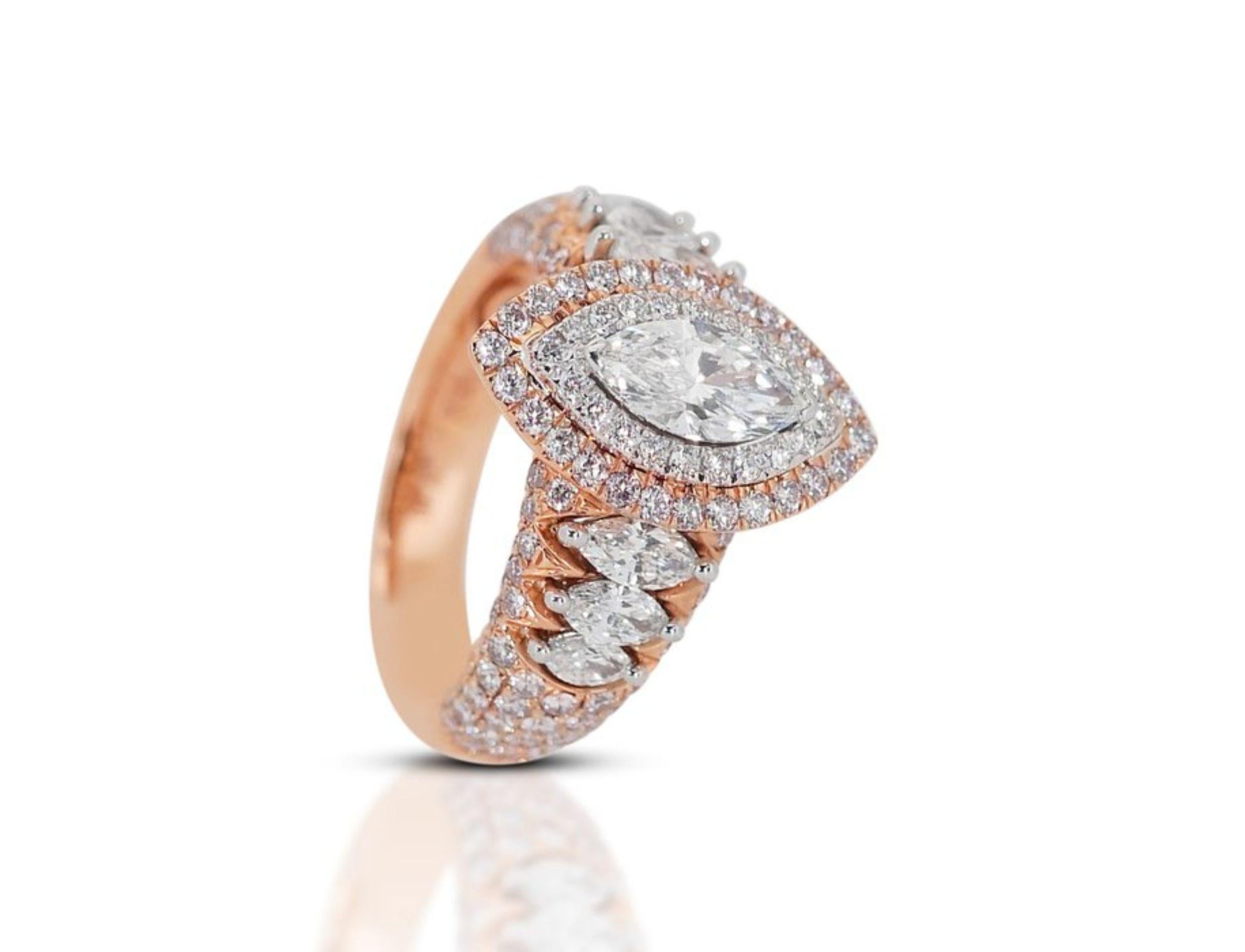 Breathtaking 0.70ct Marquise Diamond Ring in 18K Rose Gold In New Condition In רמת גן, IL