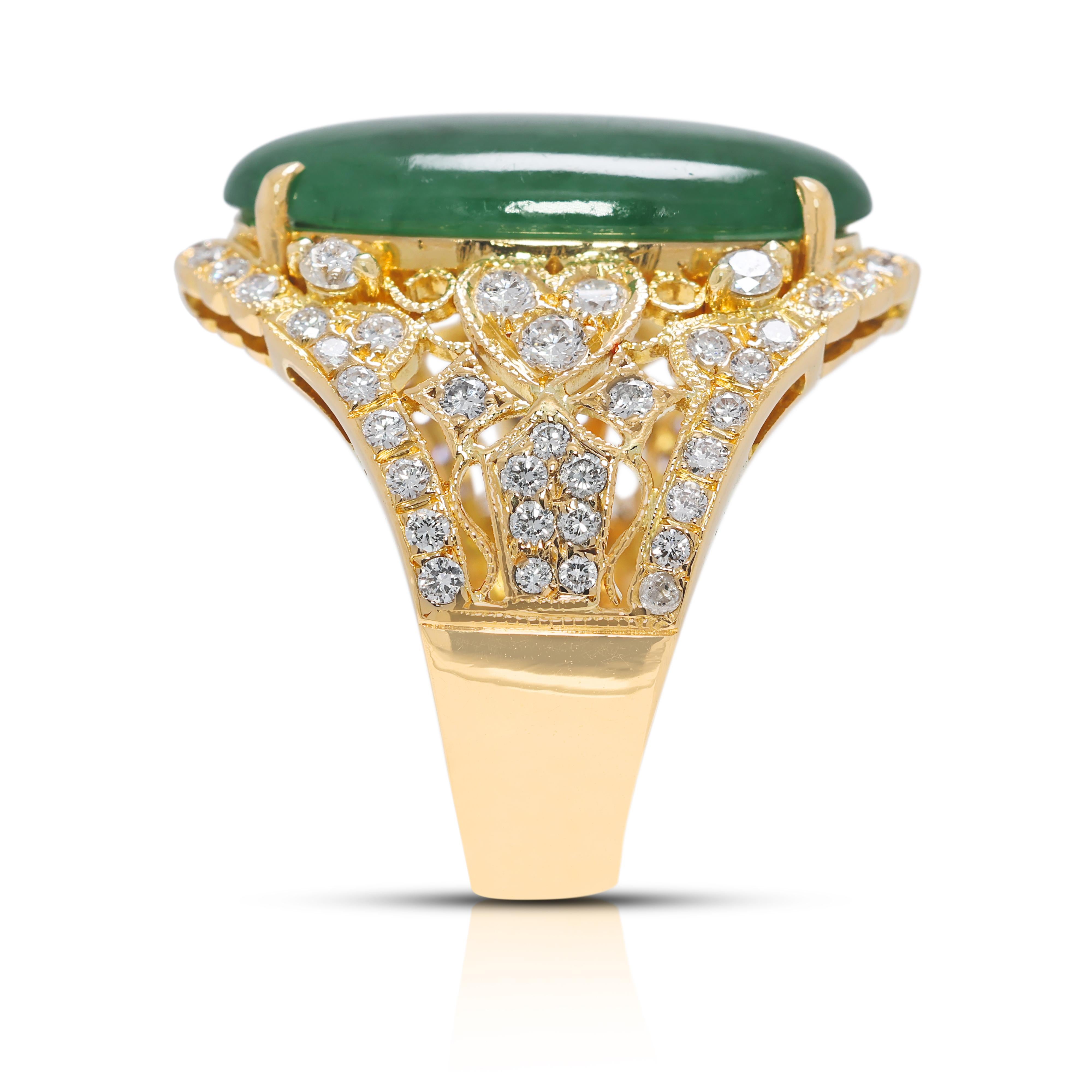 Bague cocktail en or jaune 20K avec diamant naturel et jadéite de 0,72ct à couper le souffle Excellent état - En vente à רמת גן, IL