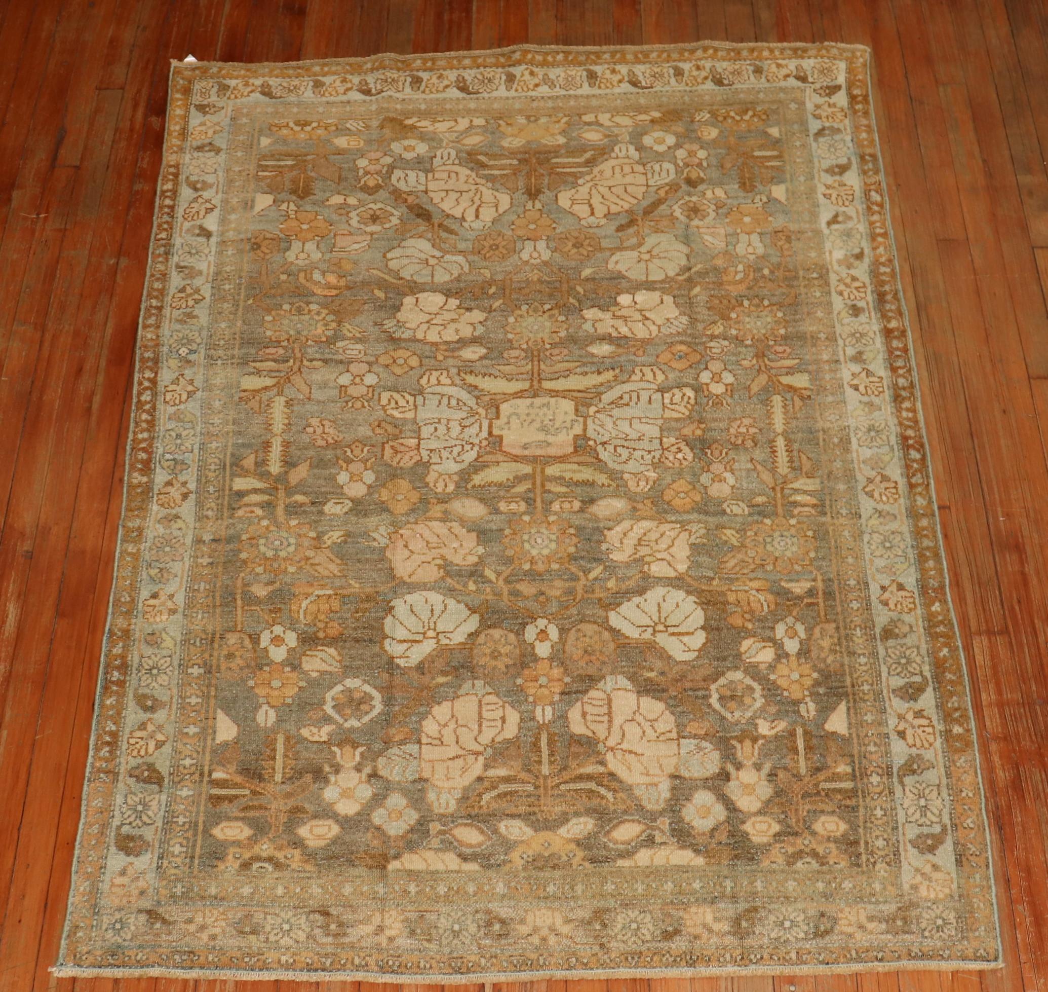  Breathtaking Antique Persian Malayer Rug In Good Condition For Sale In New York, NY