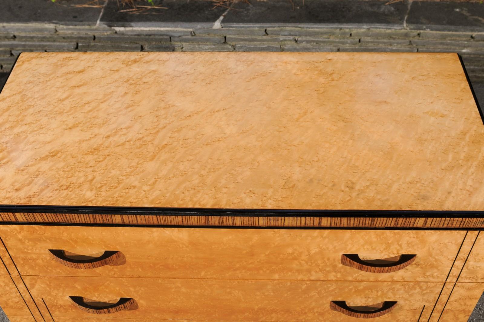 Breathtaking Art Deco Commode in Birdseye Maple and Madagascar Rosewood, 1925 4