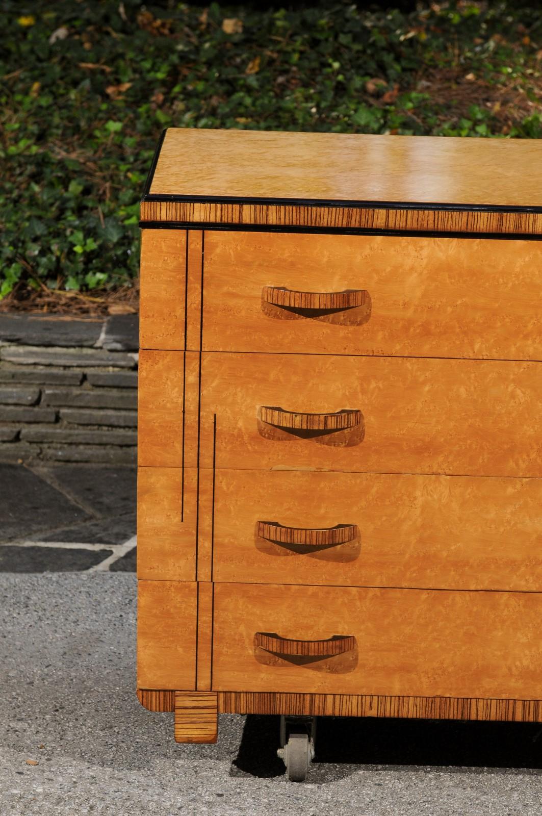 North American Breathtaking Art Deco Commode in Birdseye Maple and Madagascar Rosewood, 1925