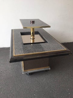 Breathtaking Coffee Table with Drinks Cupboard / Opens Magic