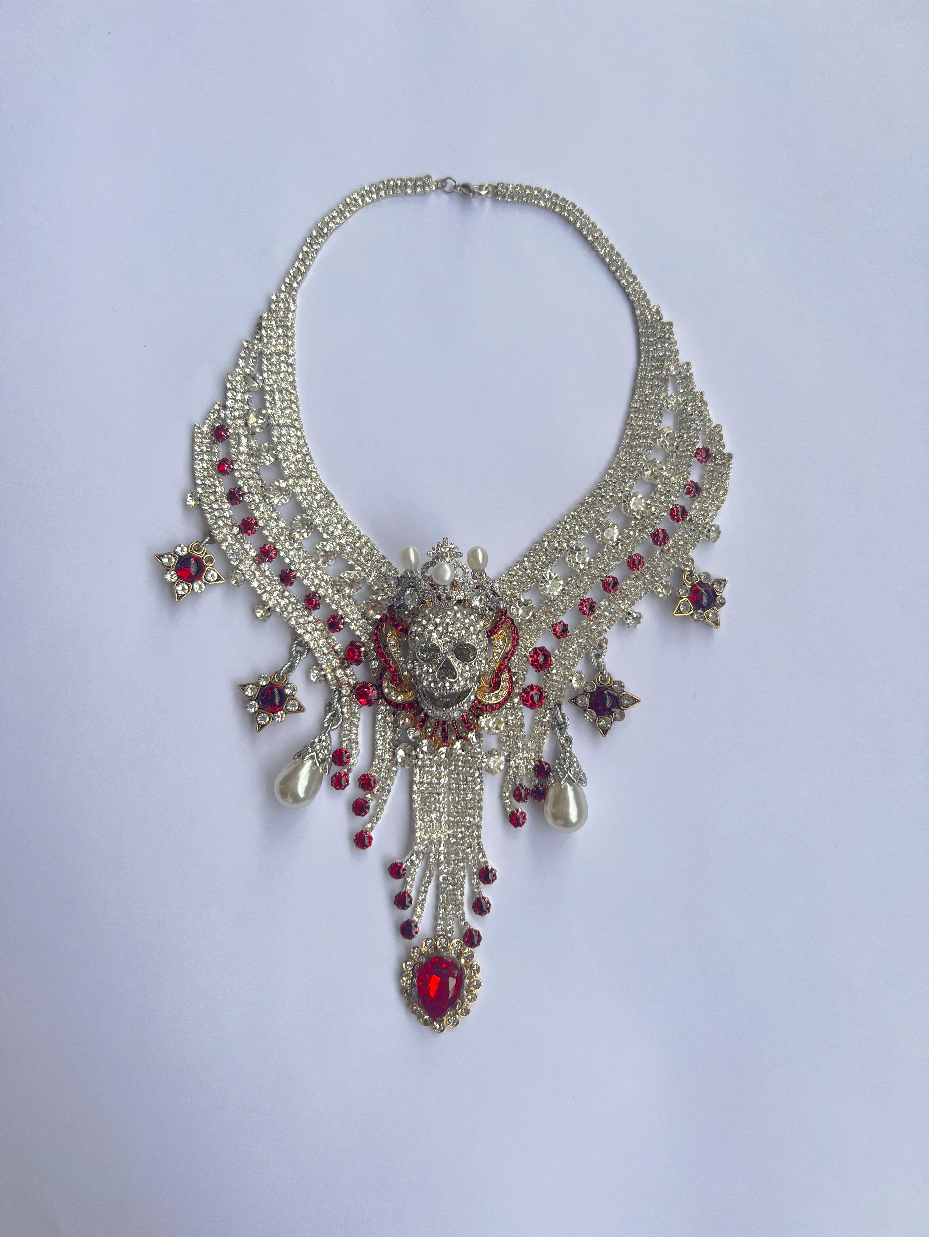 Artist Breathtaking crystal skull necklace with pearl crown For Sale