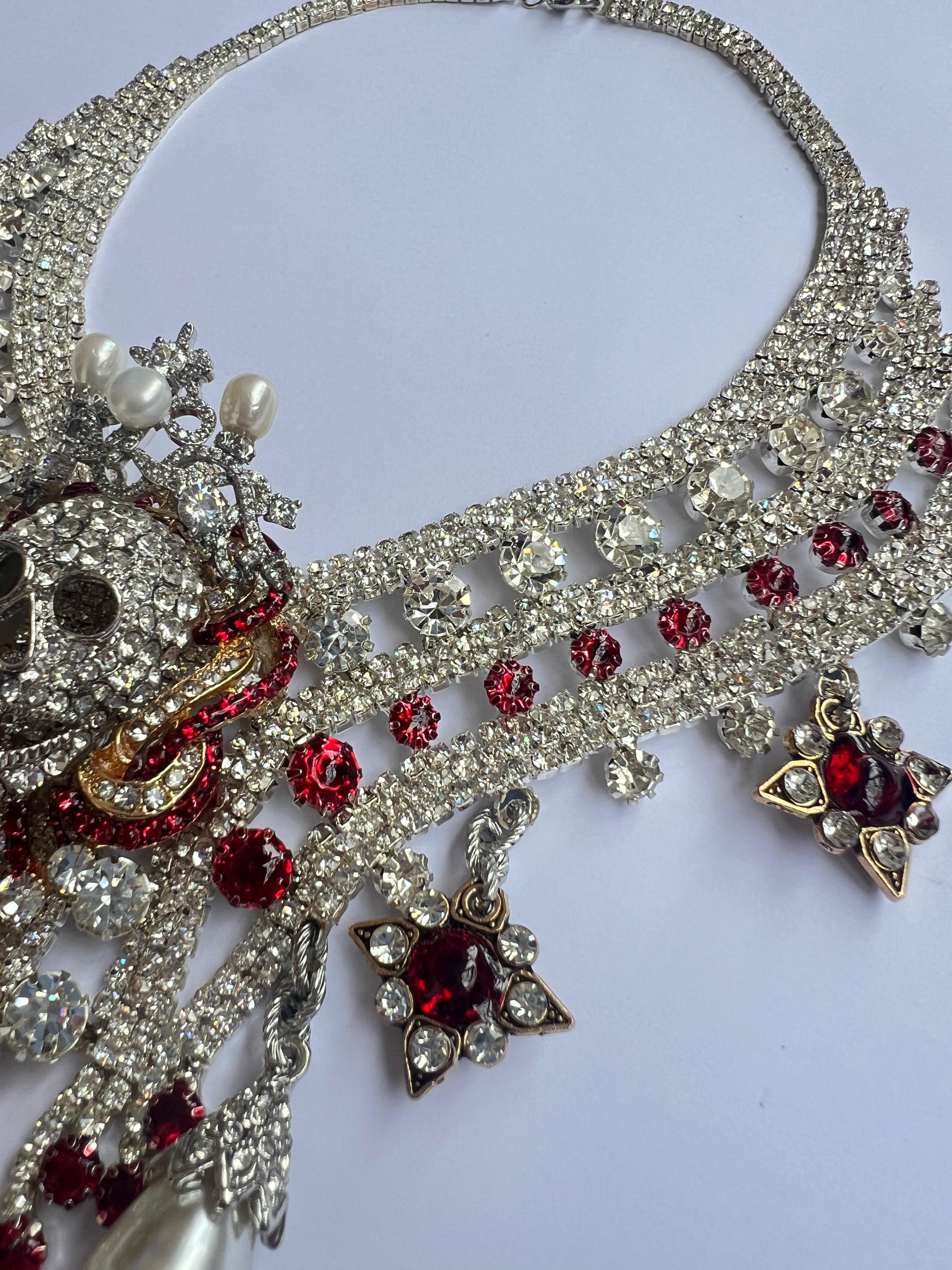 Women's or Men's Breathtaking crystal skull necklace with pearl crown For Sale