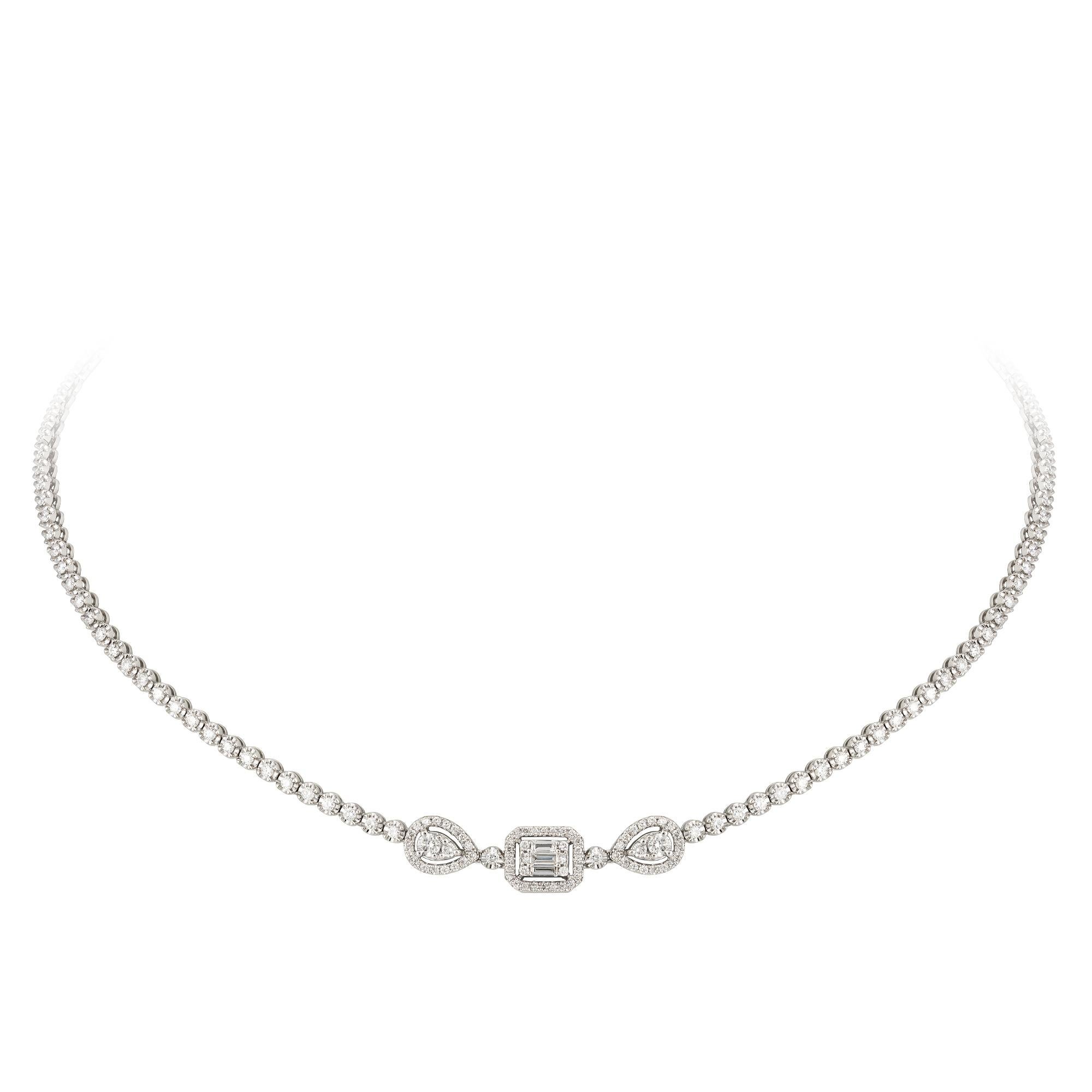 Breathtaking Diamond 18k White Gold Necklace for Her In New Condition For Sale In Montreux, CH