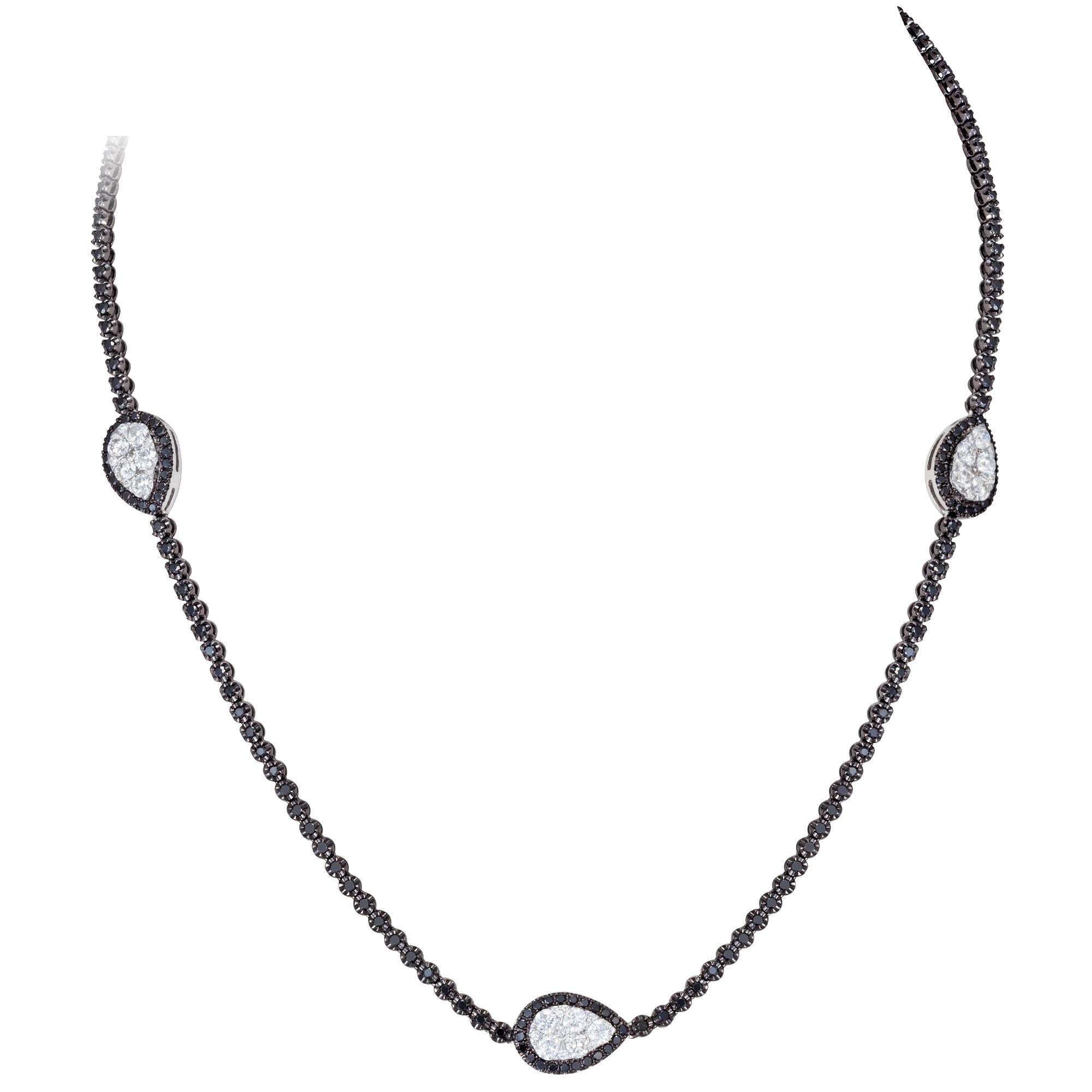 Collier à couper le souffle en or blanc 18 carats avec diamants pour elle en vente 1