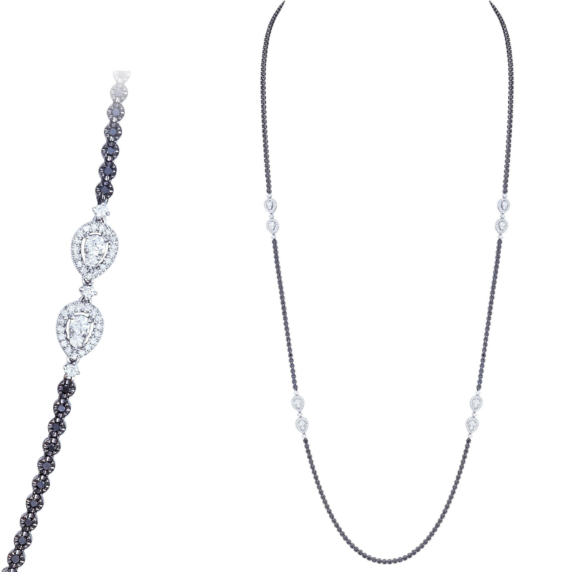 Breathtaking Diamond 18 Karat White Gold Necklace for Her For Sale 1