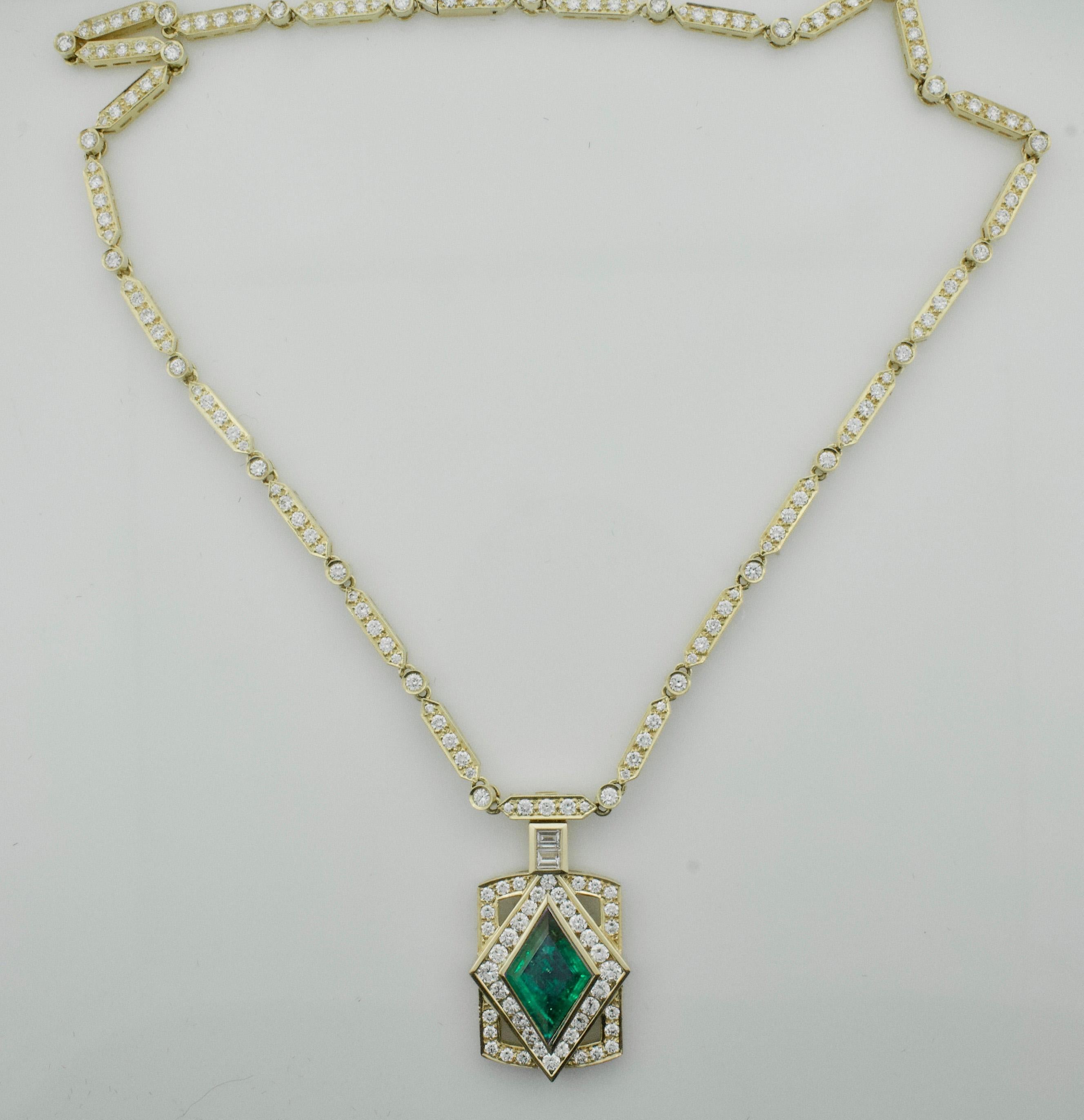 Beathtaking Emerald and Diamond Necklace in 18K 3.75 Diamond Shaped Emerald 1