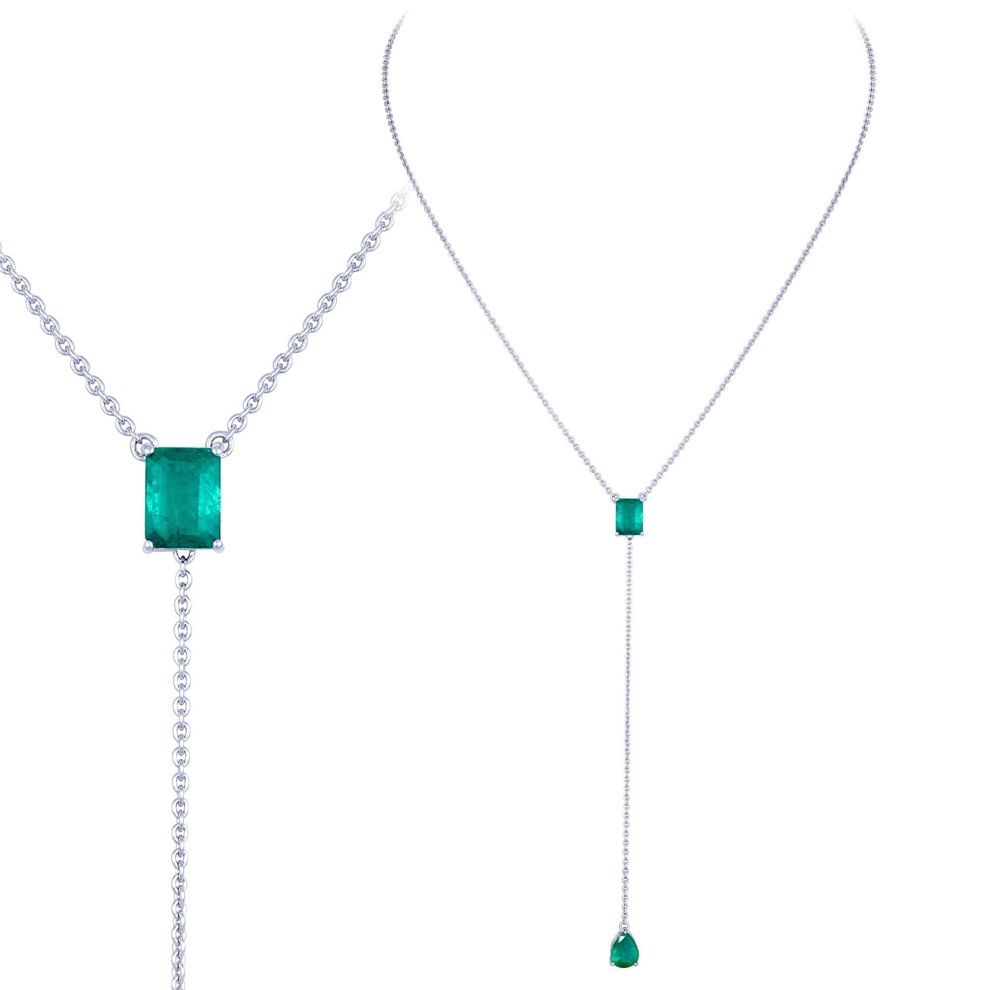 Breathtaking Emerald Diamond 18K White Gold Necklace for Her In New Condition For Sale In Genève, GE