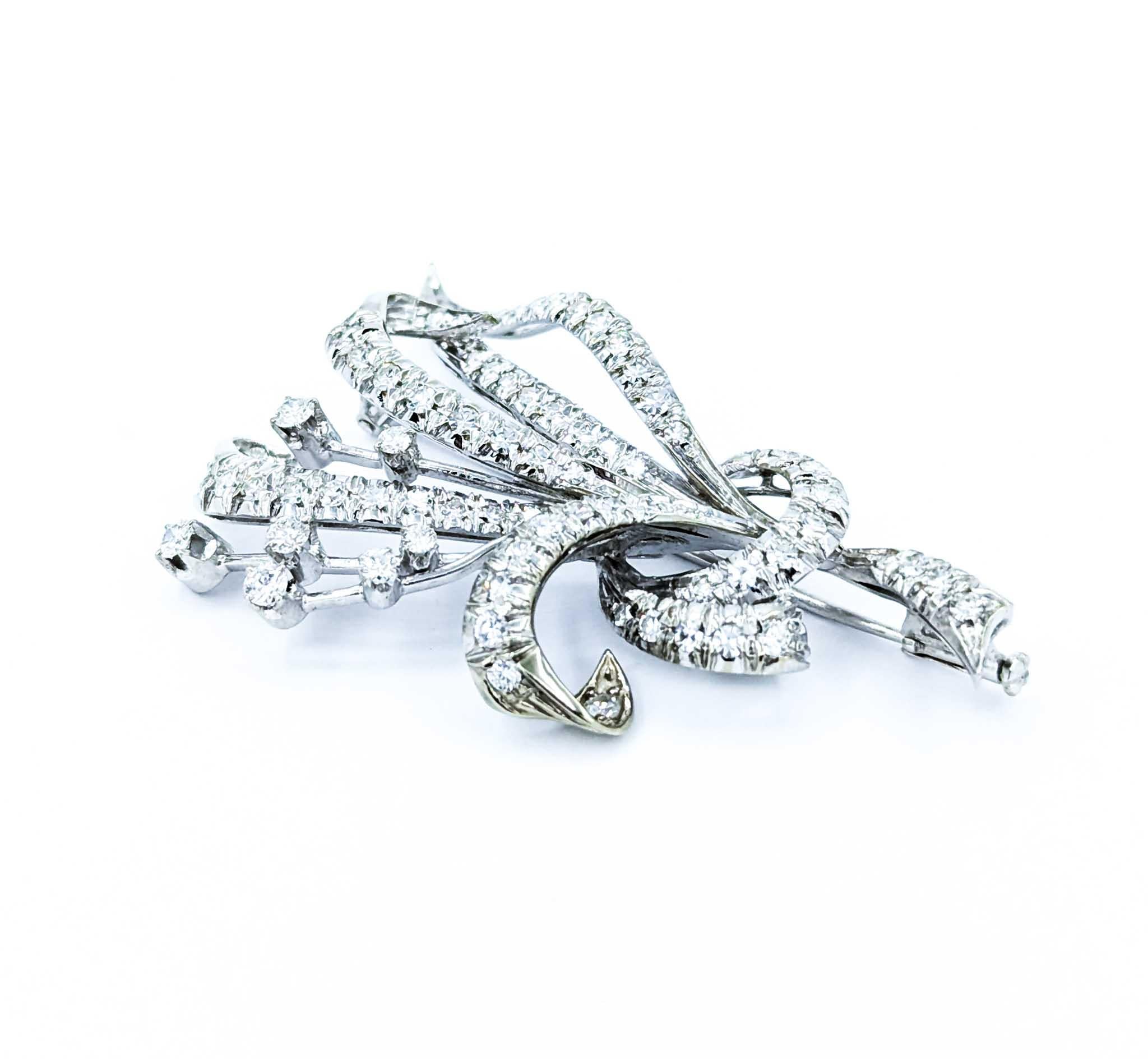 Broche en or blanc 18k à fleurs et diamants Whiting Excellent état - En vente à Bloomington, MN