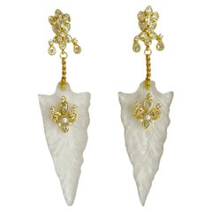 Boucles d'oreilles à couper le souffle sculptées à la main en Lucite et cristal Swarovski