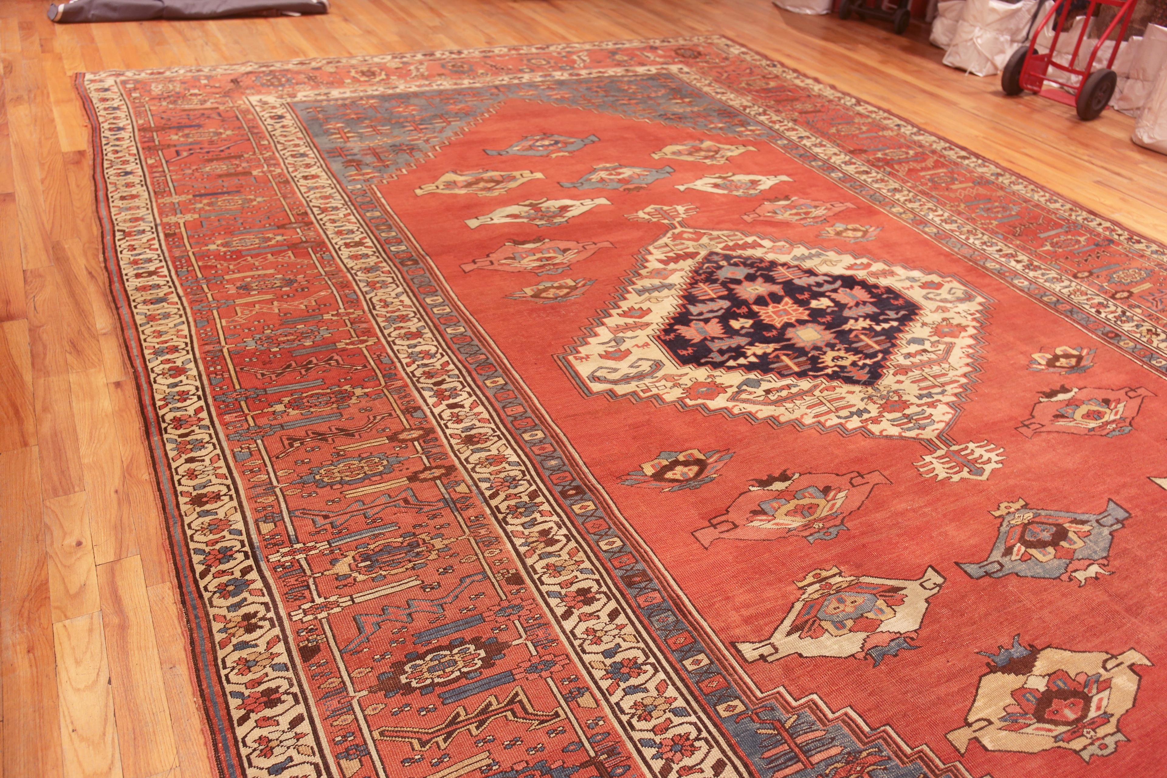 19th Century Breathtaking Large Antique Persian Serapi Rug 11'8