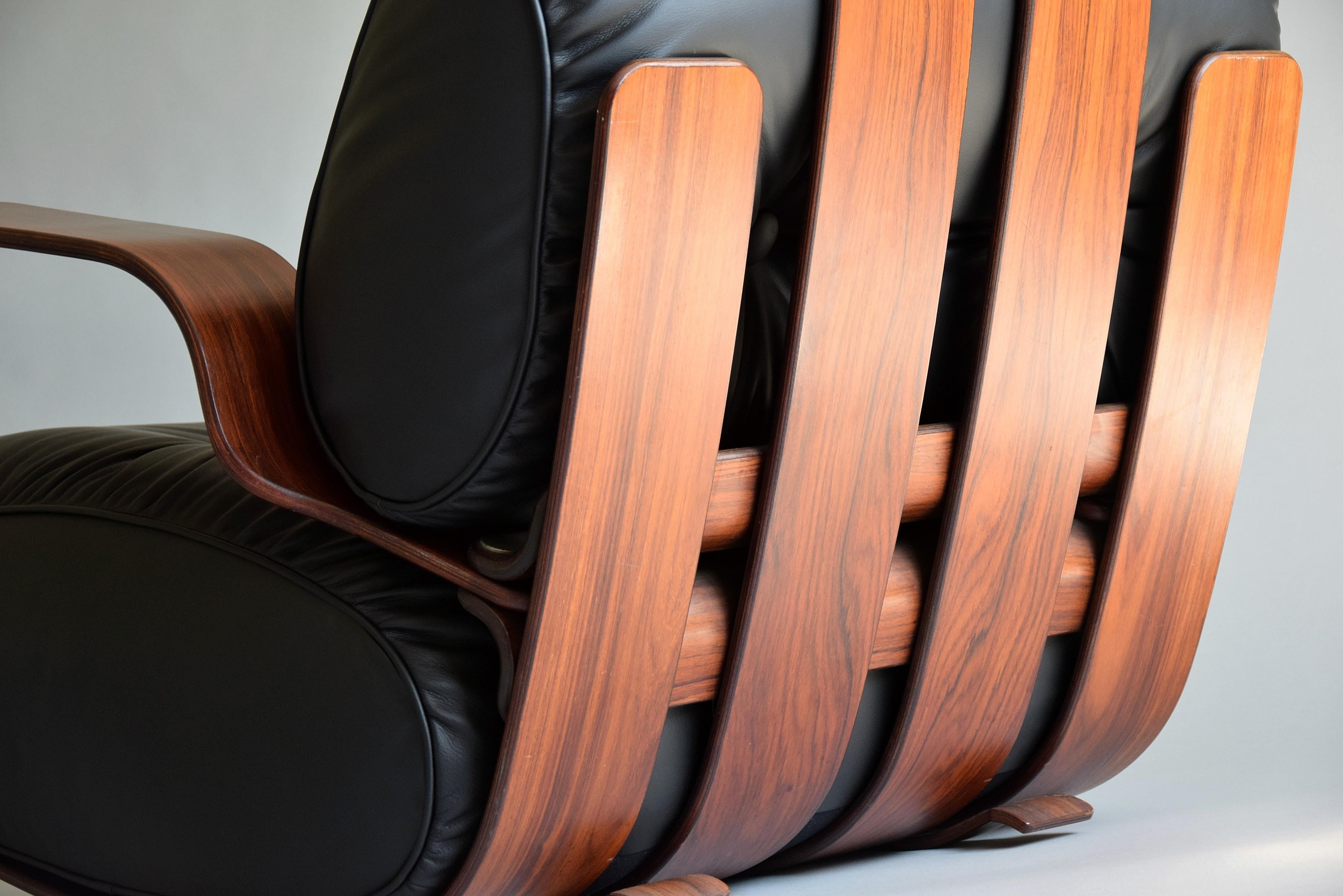Rocking Chair aus Leder und Sperrholz, Moderne der Mitte des Jahrhunderts (Französisch) im Angebot