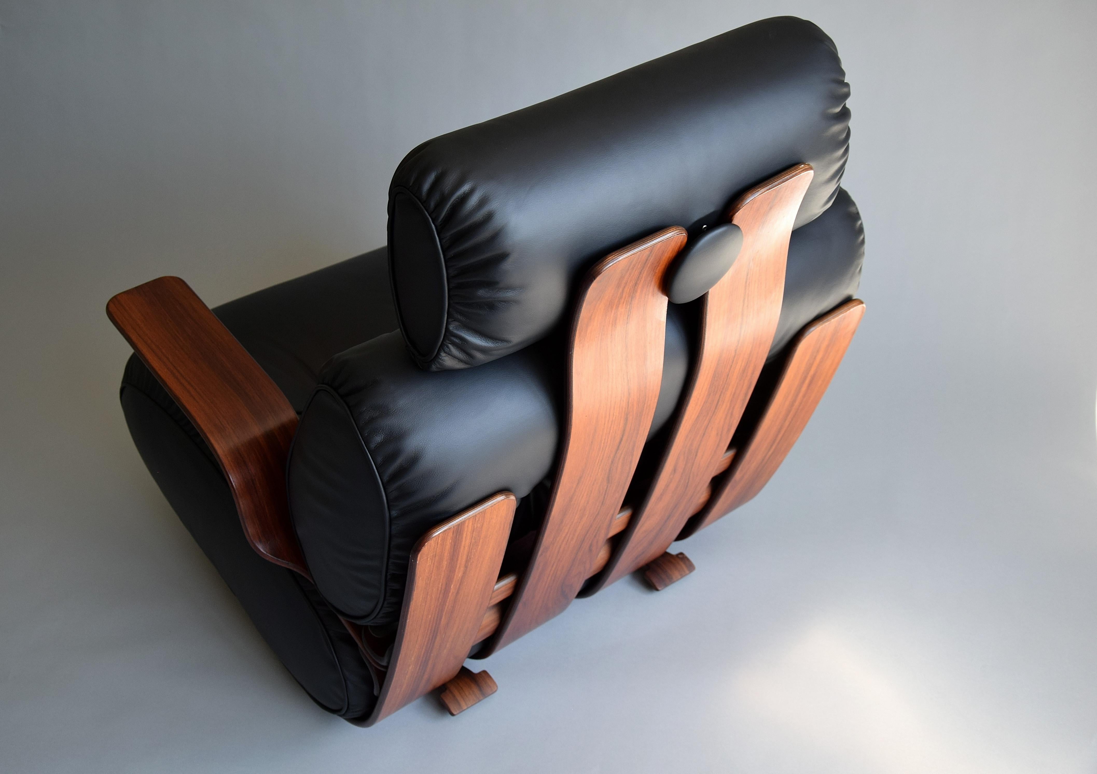 Rocking Chair aus Leder und Sperrholz, Moderne der Mitte des Jahrhunderts im Zustand „Gut“ im Angebot in Weesp, NL