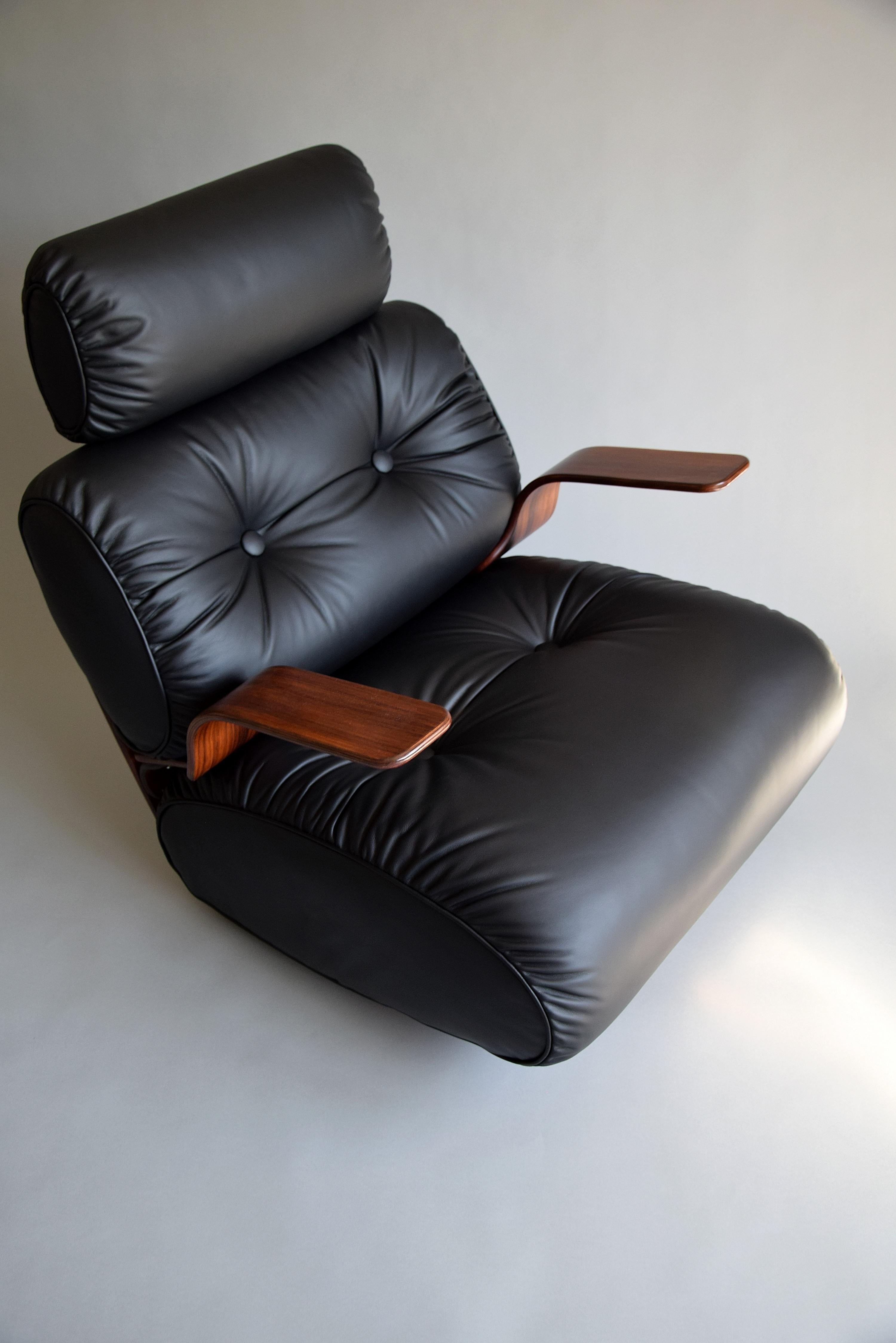 French Mid-Century Modern Leather and Plywood Lounge Rocking Chair For Sale