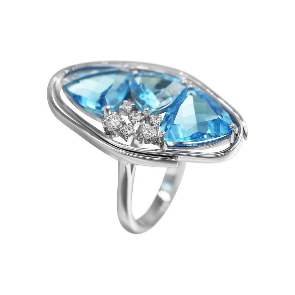 Breathtaking Modern Blue Topaz White Diamond White Gold Ring In New Condition For Sale In Montreux, CH