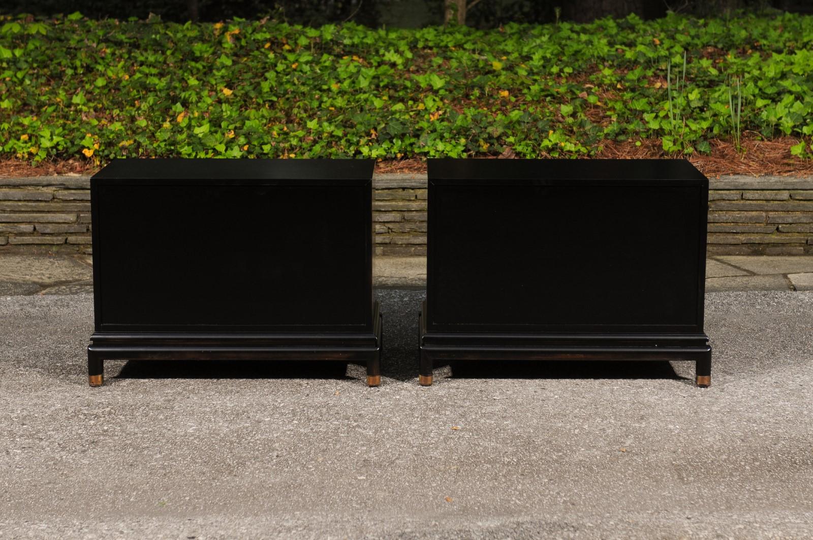 Breathtaking Pair of Black Walnut Parquetry Small Commodes by Renzo Rutili For Sale 3