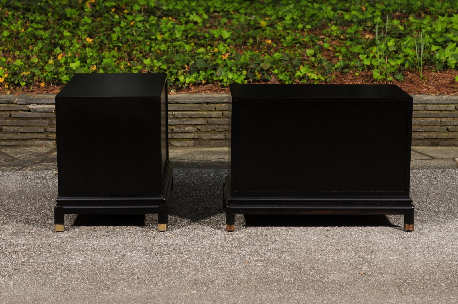 Coppia mozzafiato di piccoli commodes in parquet di noce nero di Renzo Rutili in vendita 4