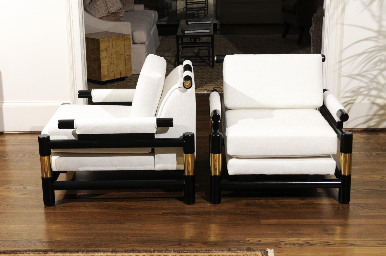 Breathtaking Pair of Modern Floating Pagoda Club Chairs by Baker, circa 1980 For Sale 2