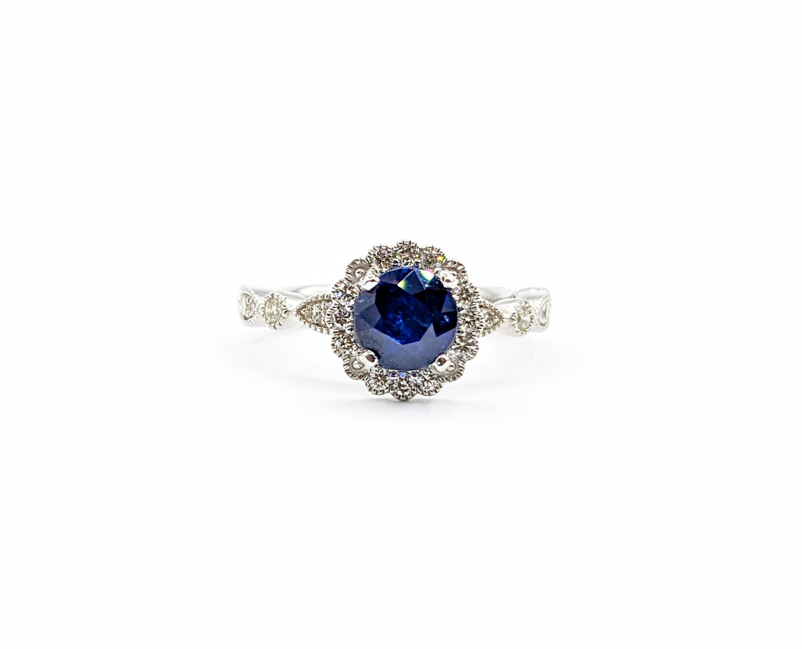Atemberaubender Vivid Sapphire & Diamond Halo Ring aus Platin  im Angebot 4
