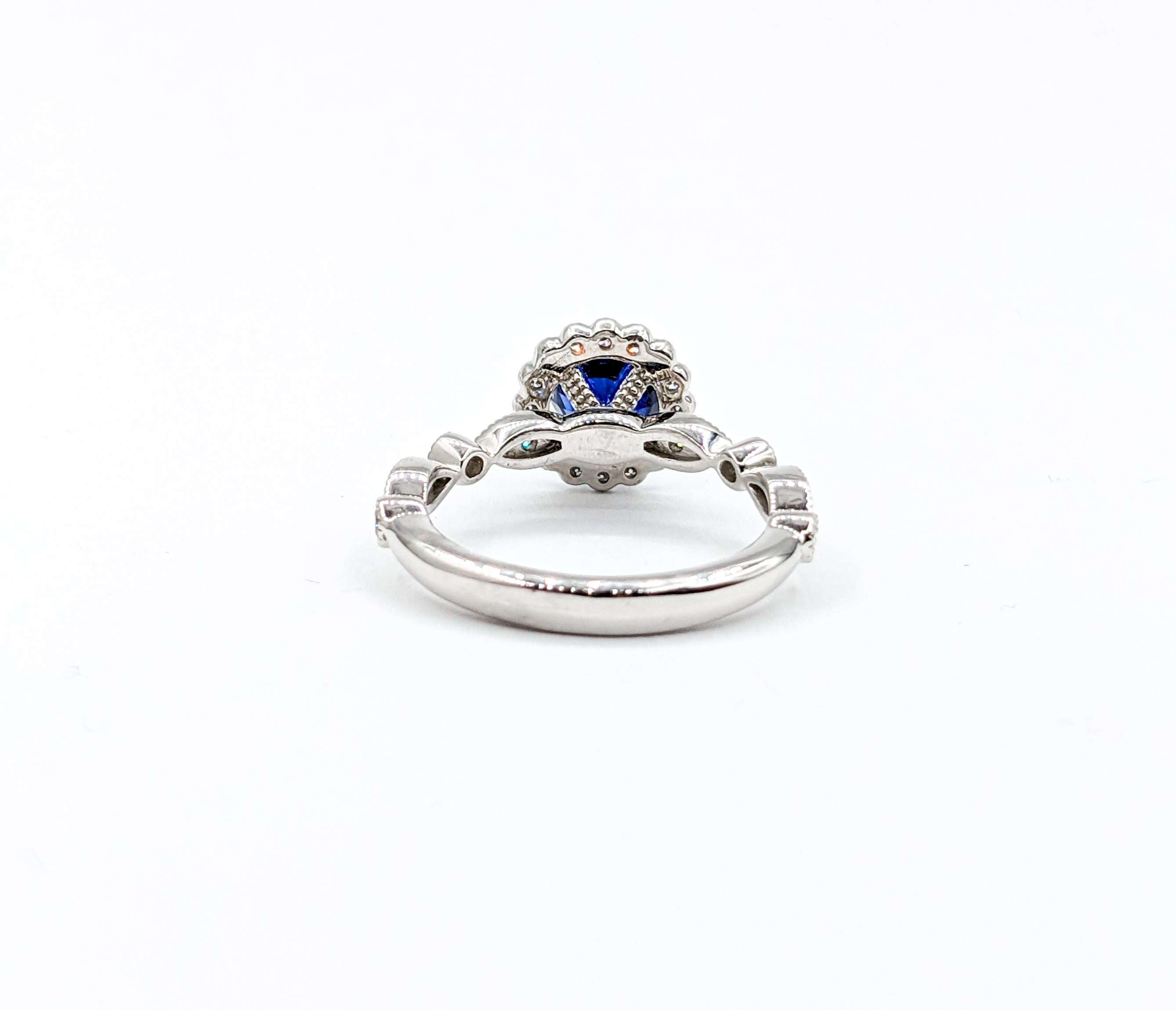 Atemberaubender Vivid Sapphire & Diamond Halo Ring aus Platin  im Angebot 1