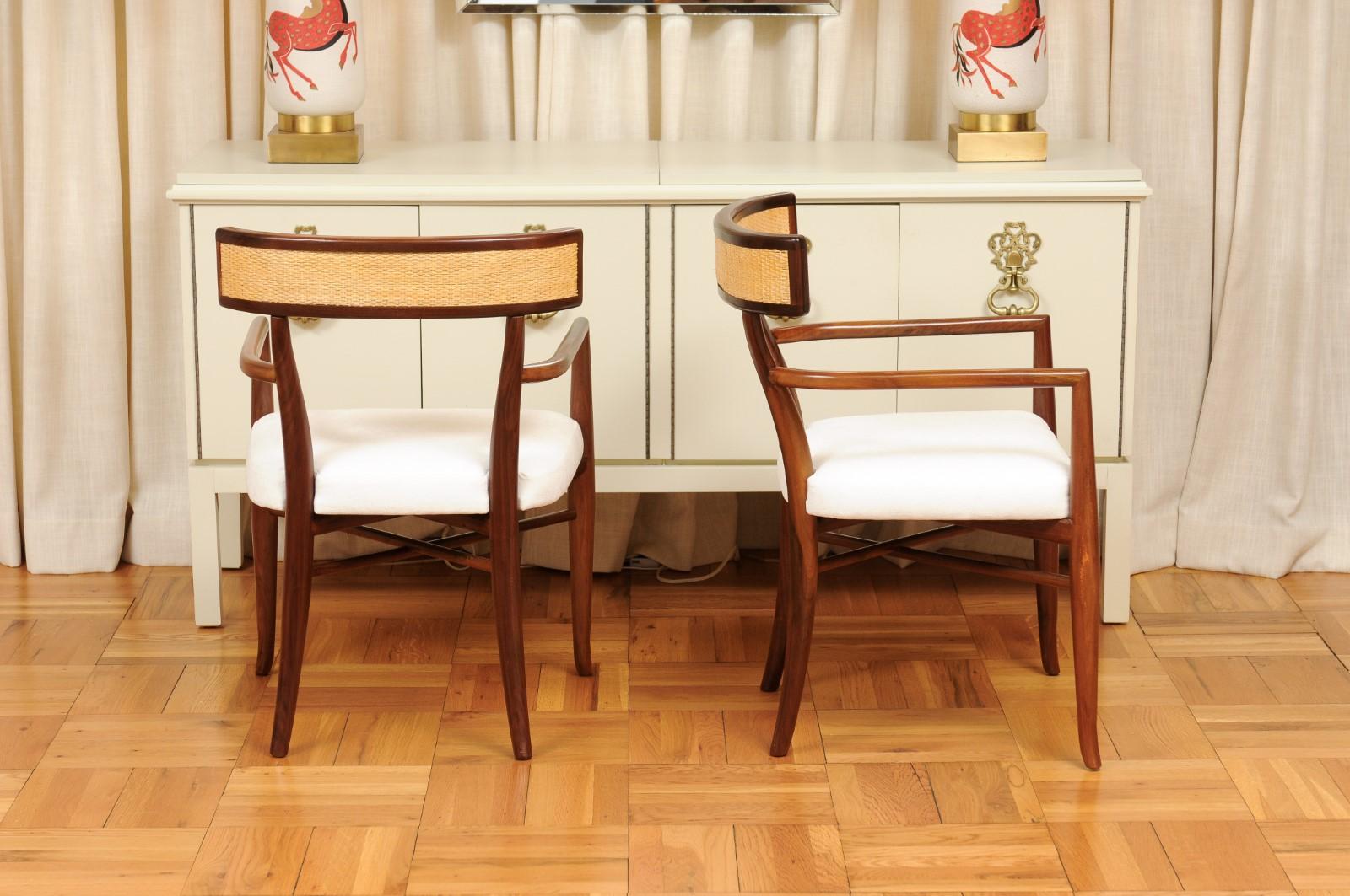 Impresionante Juego Restaurado de 8 Sillas de Comedor con Brazos de Gibbings, Respaldos de Caña en venta 4