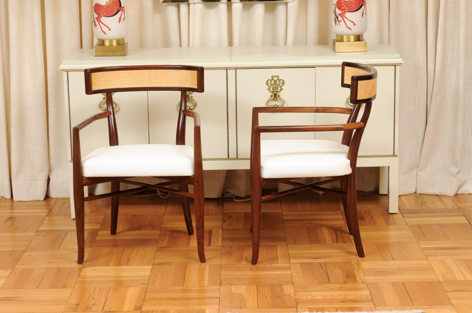 Impresionante Juego Restaurado de 8 Sillas de Comedor con Brazos de Gibbings, Respaldos de Caña en venta 9