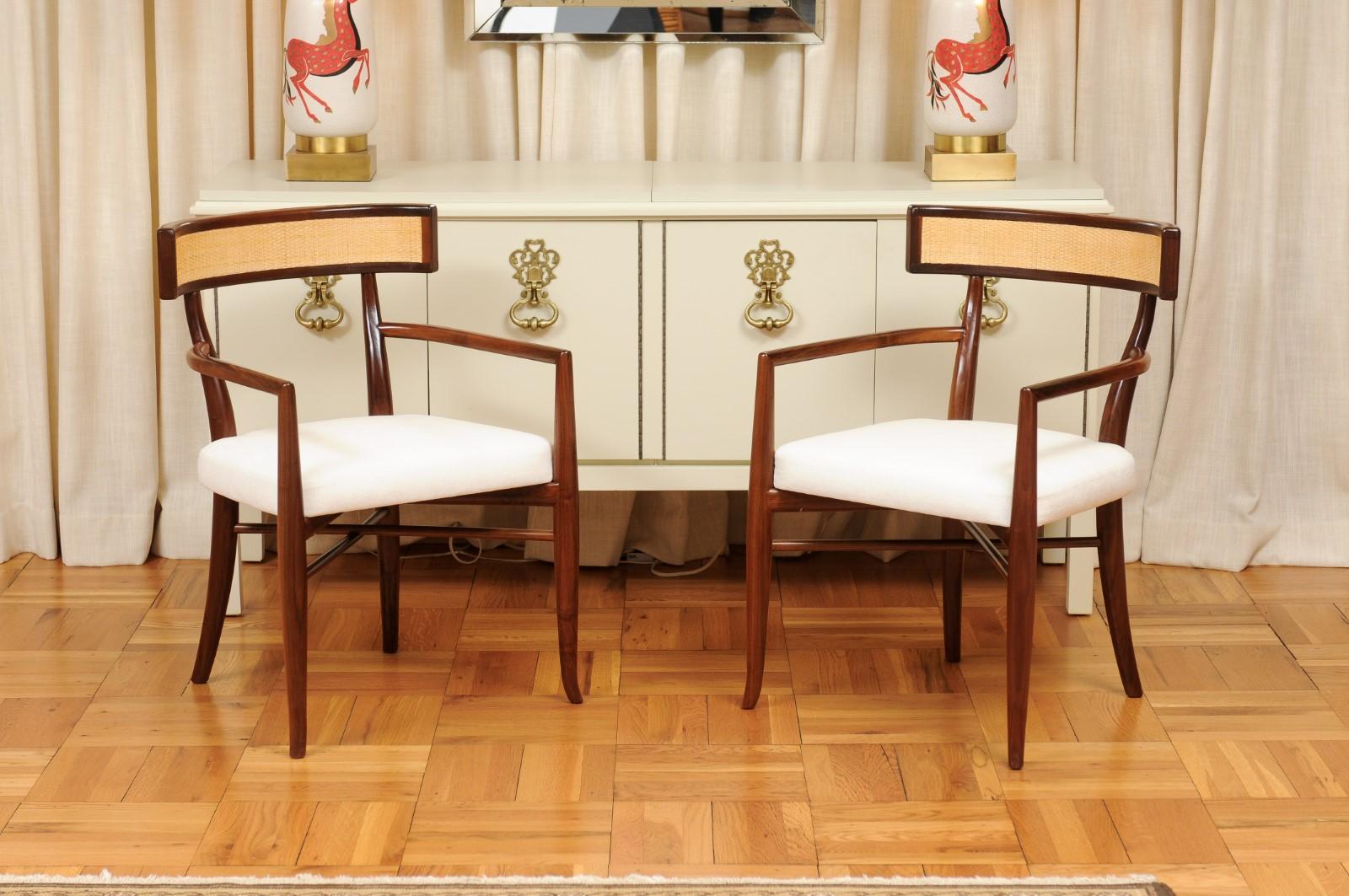 Impresionante Juego Restaurado de 8 Sillas de Comedor con Brazos de Gibbings, Respaldos de Caña en venta 10