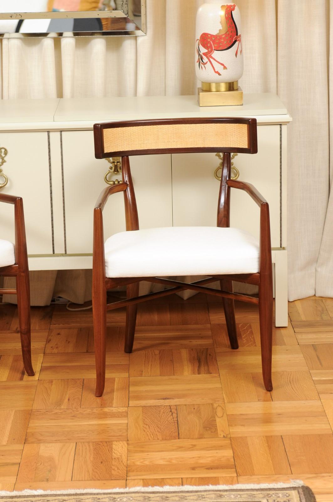 Impresionante Juego Restaurado de 8 Sillas de Comedor con Brazos de Gibbings, Respaldos de Caña mediados del siglo XX en venta