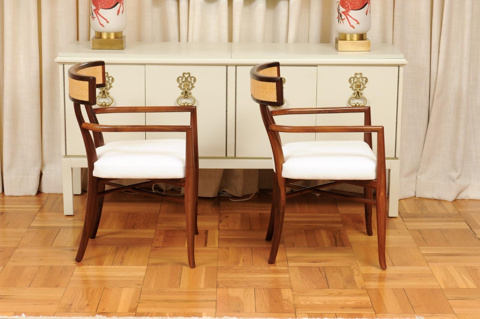 Impresionante Juego Restaurado de 8 Sillas de Comedor con Brazos de Gibbings, Respaldos de Caña en venta 3