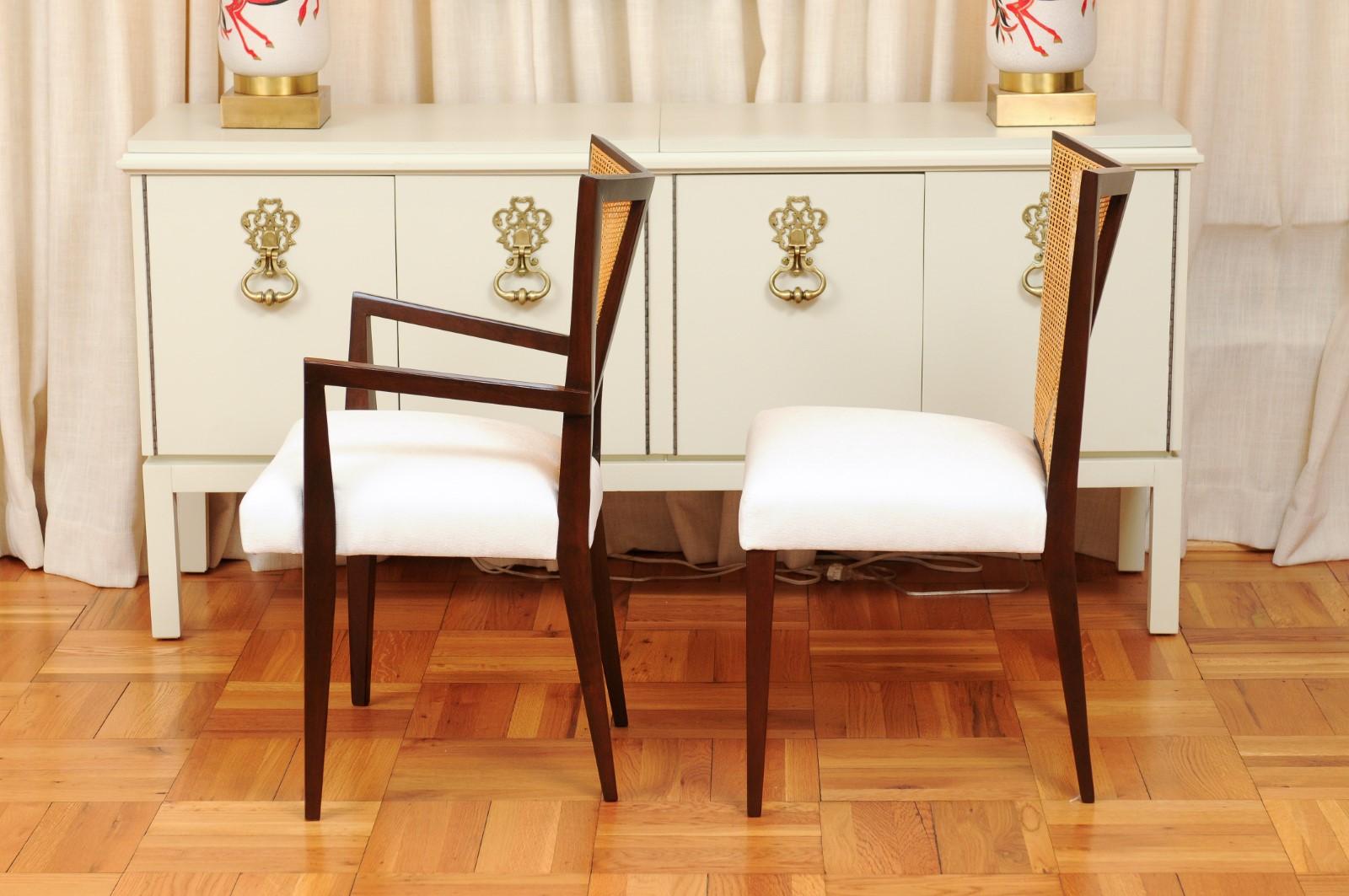 Magnifique ensemble de 12 chaises modernes en rotin à dossier en V de Michael Taylor, datant d'environ 1960 en vente 5