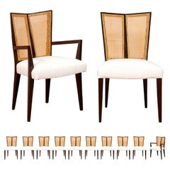 Magnifique ensemble de 12 chaises modernes en rotin à dossier en V de Michael Taylor, datant d'environ 1960