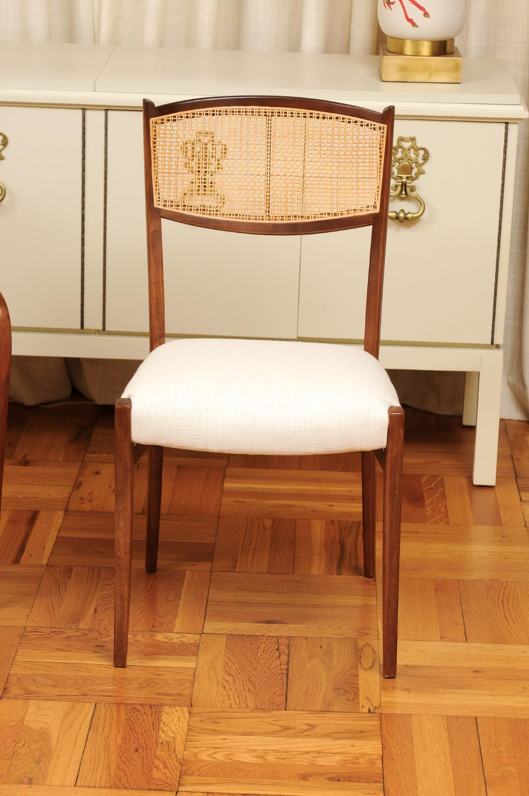 Ensemble époustouflant de 12 chaises de salle à manger en noyer par Barney Flagg, vers 1960 Excellent état - En vente à Atlanta, GA