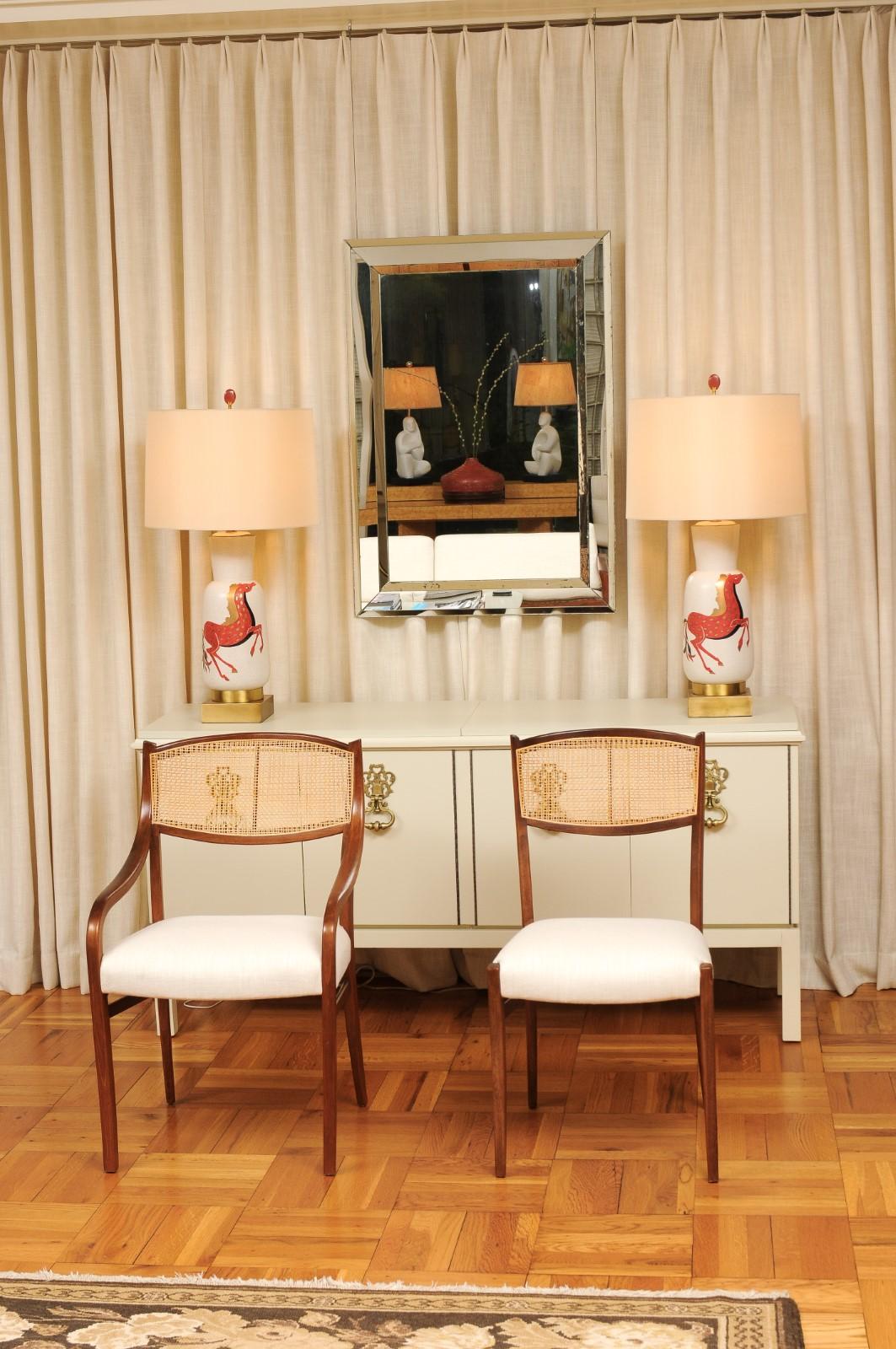 Canne Ensemble époustouflant de 12 chaises de salle à manger en noyer par Barney Flagg, vers 1960 en vente